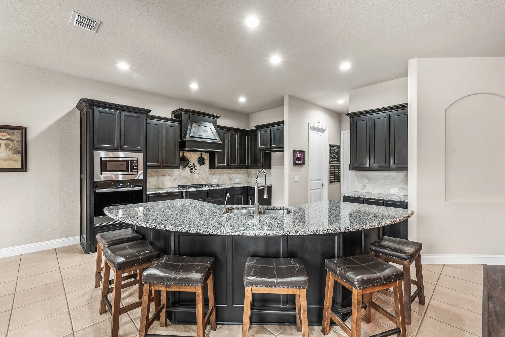 Single Family Residence For Sale in Collin County , 4507 Mimosa Drive, Melissa, Texas 75454, 4 Bedroom, 3 Bathroom, 2 Garage spaces, 3,460 Sqft, built in 2016, mls#21256330, Real Estate Agent in Melissa, Homes For Sale in Collin county, Homes For Sale in Melissa, Realtor in Melissa Texas, Real Estate Brokerage Independent Realty Texas, Luminita Cordes Realtor