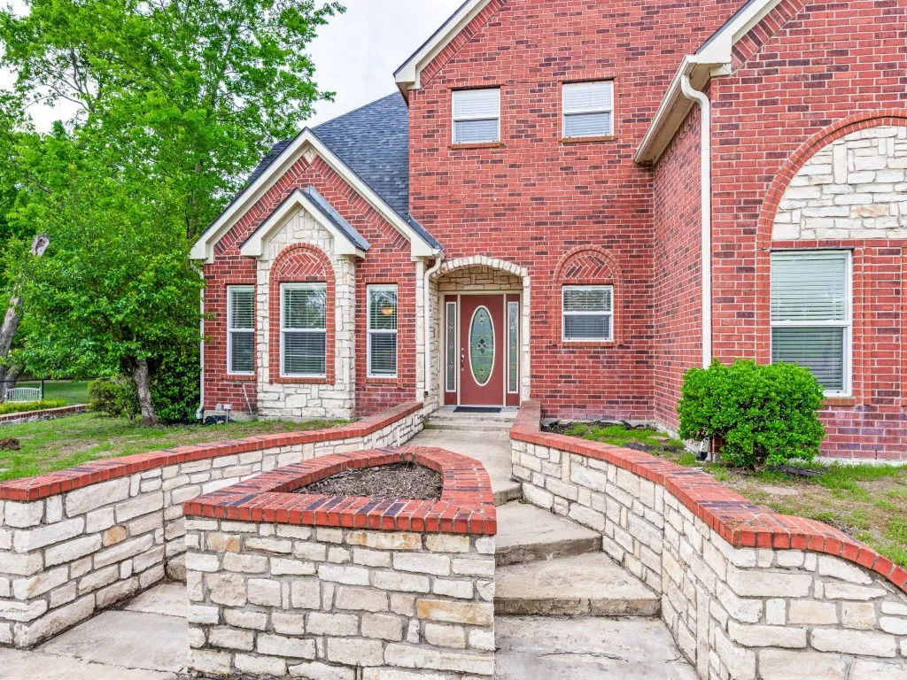 Single Family Residence For Sale in Grayson County , 12900 Fm 121 W, Van Alstyne, Texas 75495, 6 Bedrooms, 4 Bathrooms, 10 Garage spaces, 8,454 Sqft, built in 2000, Price $1,599,900, mls#21251461, Real Estate Agent in Van Alstyne, Homes For Sale in Grayson county, Homes For Sale in Van Alstyne, Realtor in Van Alstyne Texas, Real Estate Brokerage Independent Realty Texas, Luminita Cordes Realtor