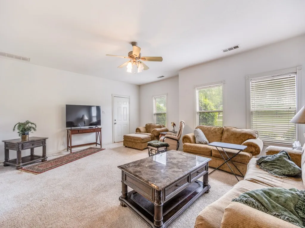 Single Family Residence For Sale in Grayson County , 12900 Fm 121 W, Van Alstyne, Texas 75495, 6 Bedrooms, 4 Bathrooms, 10 Garage spaces, 8,454 Sqft, built in 2000, Price $1,599,900, mls#21251461, Real Estate Agent in Van Alstyne, Homes For Sale in Grayson county, Homes For Sale in Van Alstyne, Realtor in Van Alstyne Texas, Real Estate Brokerage Independent Realty Texas, Luminita Cordes Realtor