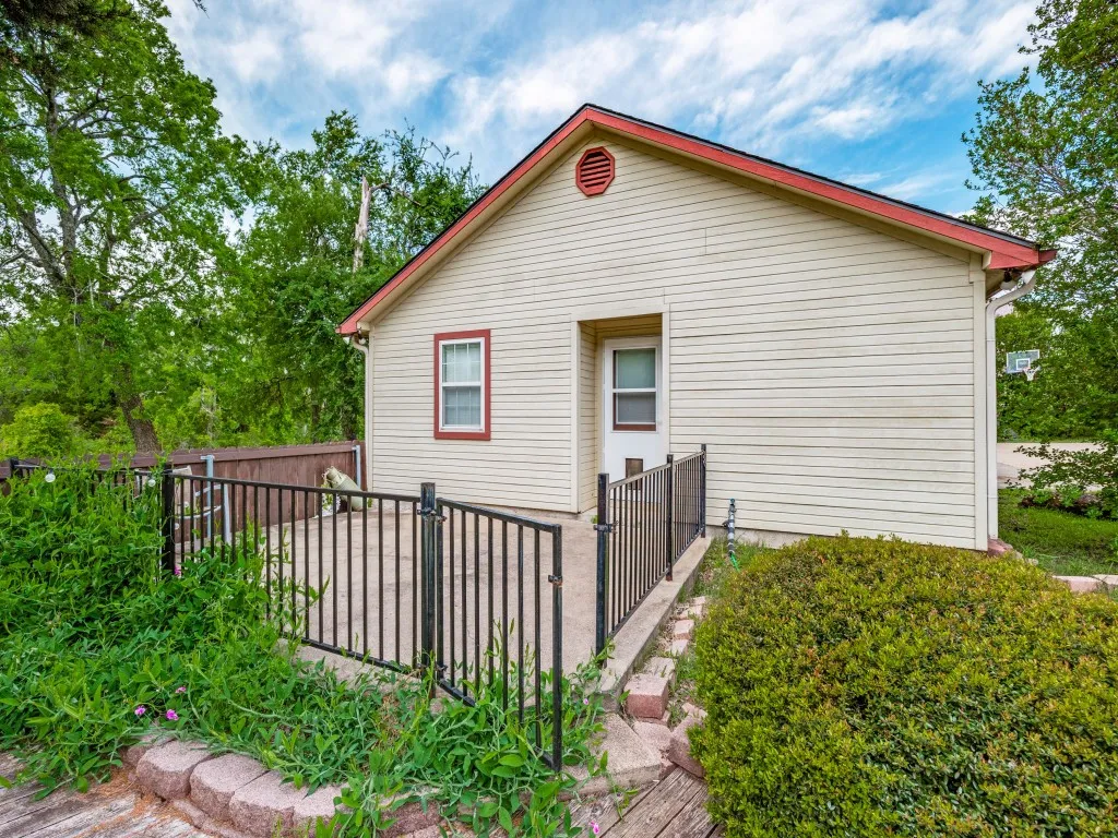 Secondary home,  rental  home