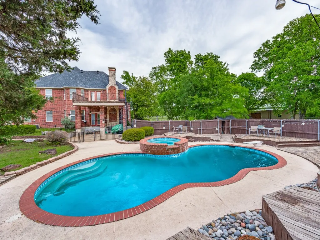 Single Family Residence For Sale in Grayson County , 12900 Fm 121 W, Van Alstyne, Texas 75495, 6 Bedrooms, 4 Bathrooms, 10 Garage spaces, 8,454 Sqft, built in 2000, Price $1,599,900, mls#21251461, Real Estate Agent in Van Alstyne, Homes For Sale in Grayson county, Homes For Sale in Van Alstyne, Realtor in Van Alstyne Texas, Real Estate Brokerage Independent Realty Texas, Luminita Cordes Realtor