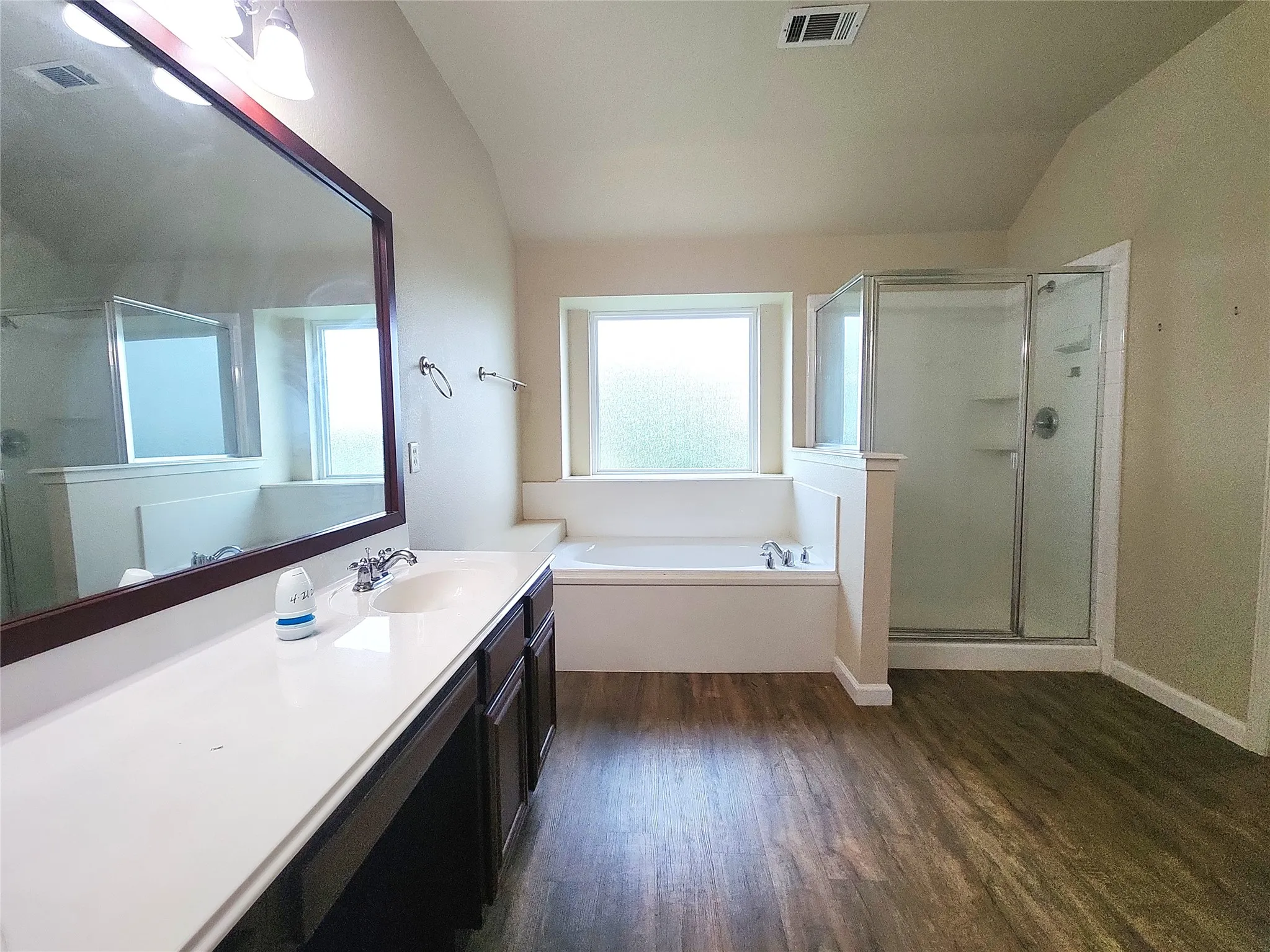Single Family Residence For Sale in Johnson County , 7009 Turnberry Drive, Cleburne, Texas 76033, 4 Bedroom, 2 Bathroom, 2 Garage spaces, 2,410 Sqft, built in 2005, mls#21256373, Real Estate Agent in Cleburne, Homes For Sale in Johnson county, Homes For Sale in Cleburne, Realtor in Cleburne Texas, Real Estate Brokerage Independent Realty Texas, Luminita Cordes Realtor