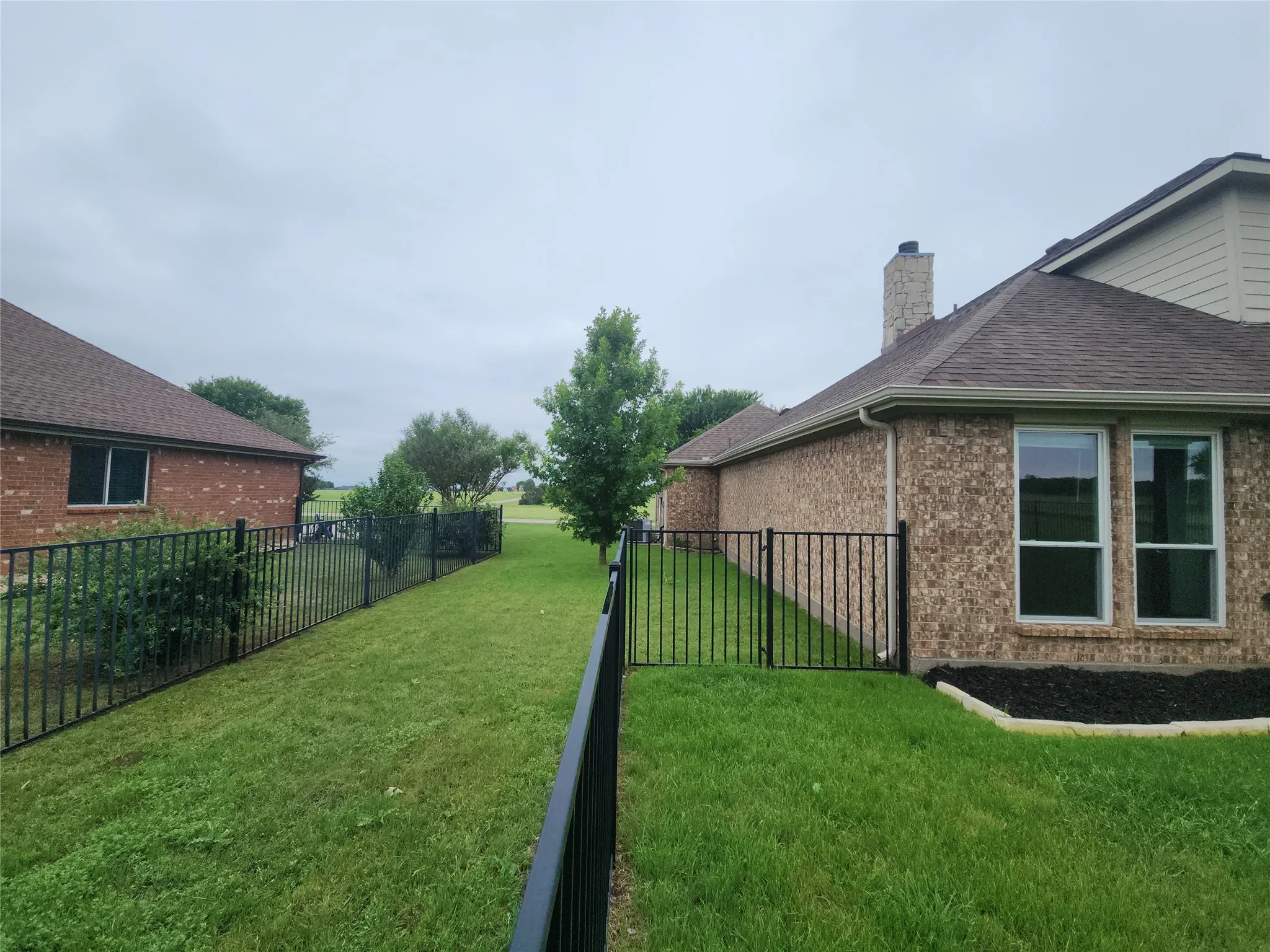 Single Family Residence For Sale in Johnson County , 7009 Turnberry Drive, Cleburne, Texas 76033, 4 Bedroom, 2 Bathroom, 2 Garage spaces, 2,410 Sqft, built in 2005, mls#21256373, Real Estate Agent in Cleburne, Homes For Sale in Johnson county, Homes For Sale in Cleburne, Realtor in Cleburne Texas, Real Estate Brokerage Independent Realty Texas, Luminita Cordes Realtor