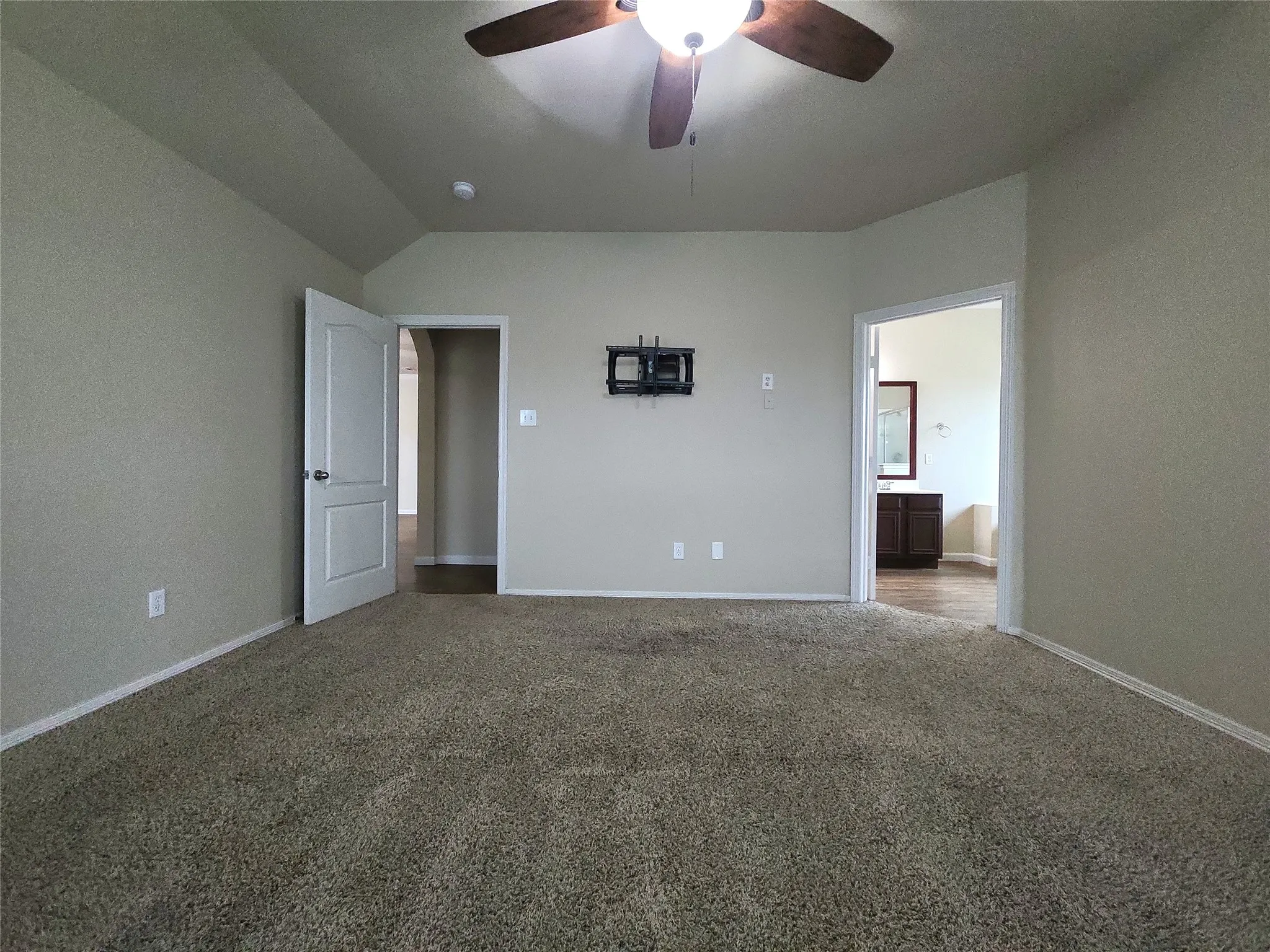 Single Family Residence For Sale in Johnson County , 7009 Turnberry Drive, Cleburne, Texas 76033, 4 Bedroom, 2 Bathroom, 2 Garage spaces, 2,410 Sqft, built in 2005, mls#21256373, Real Estate Agent in Cleburne, Homes For Sale in Johnson county, Homes For Sale in Cleburne, Realtor in Cleburne Texas, Real Estate Brokerage Independent Realty Texas, Luminita Cordes Realtor