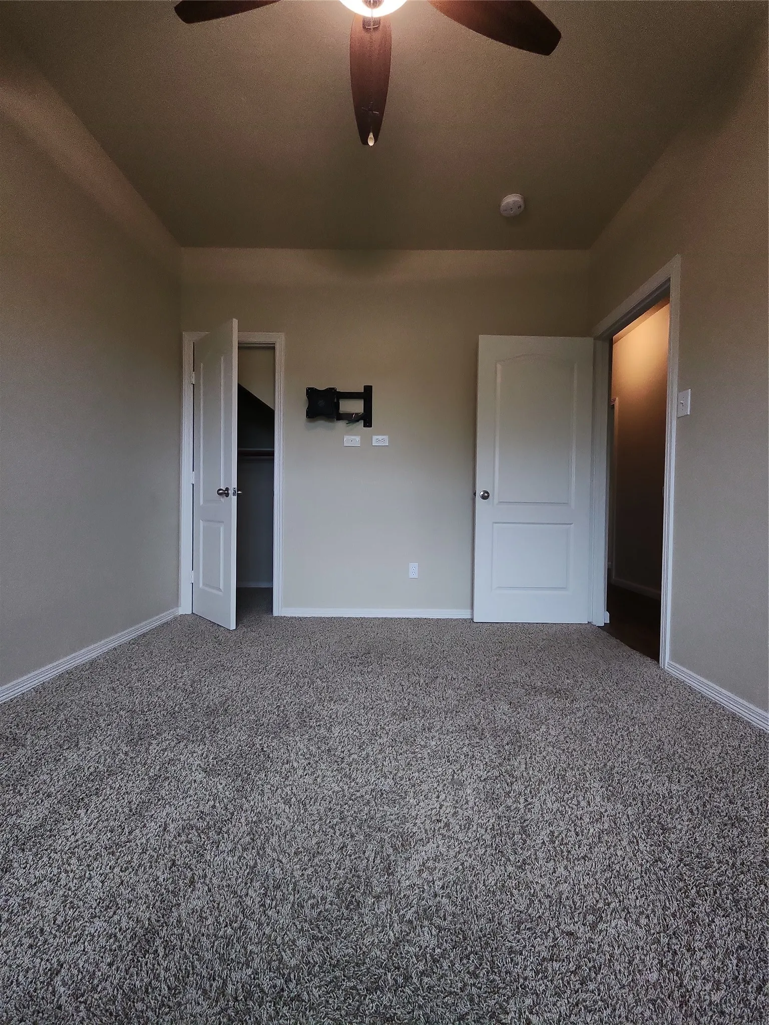 Single Family Residence For Sale in Johnson County , 7009 Turnberry Drive, Cleburne, Texas 76033, 4 Bedroom, 2 Bathroom, 2 Garage spaces, 2,410 Sqft, built in 2005, mls#21256373, Real Estate Agent in Cleburne, Homes For Sale in Johnson county, Homes For Sale in Cleburne, Realtor in Cleburne Texas, Real Estate Brokerage Independent Realty Texas, Luminita Cordes Realtor
