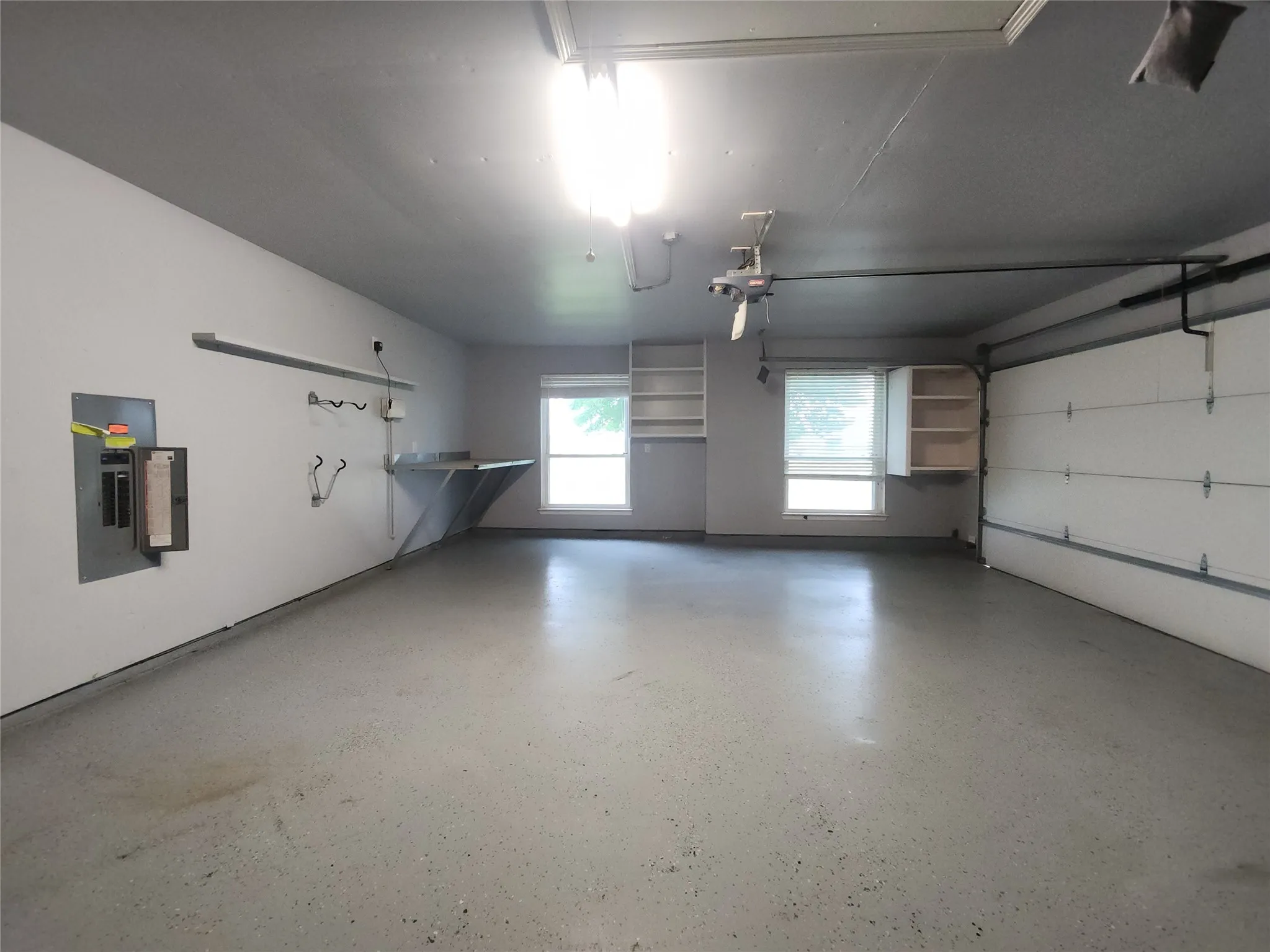 Single Family Residence For Sale in Johnson County , 7009 Turnberry Drive, Cleburne, Texas 76033, 4 Bedroom, 2 Bathroom, 2 Garage spaces, 2,410 Sqft, built in 2005, mls#21256373, Real Estate Agent in Cleburne, Homes For Sale in Johnson county, Homes For Sale in Cleburne, Realtor in Cleburne Texas, Real Estate Brokerage Independent Realty Texas, Luminita Cordes Realtor