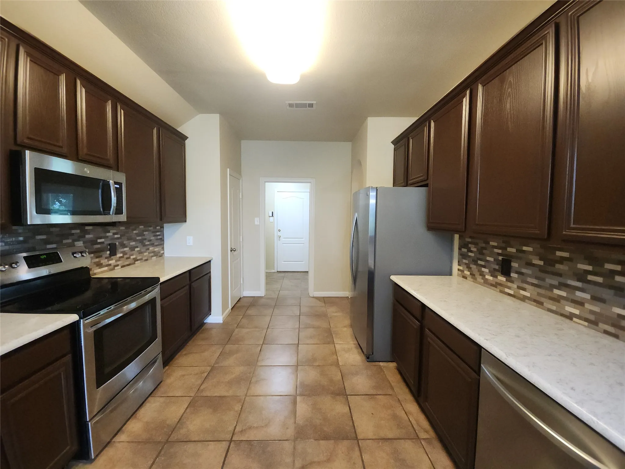 Single Family Residence For Sale in Johnson County , 7009 Turnberry Drive, Cleburne, Texas 76033, 4 Bedroom, 2 Bathroom, 2 Garage spaces, 2,410 Sqft, built in 2005, mls#21256373, Real Estate Agent in Cleburne, Homes For Sale in Johnson county, Homes For Sale in Cleburne, Realtor in Cleburne Texas, Real Estate Brokerage Independent Realty Texas, Luminita Cordes Realtor