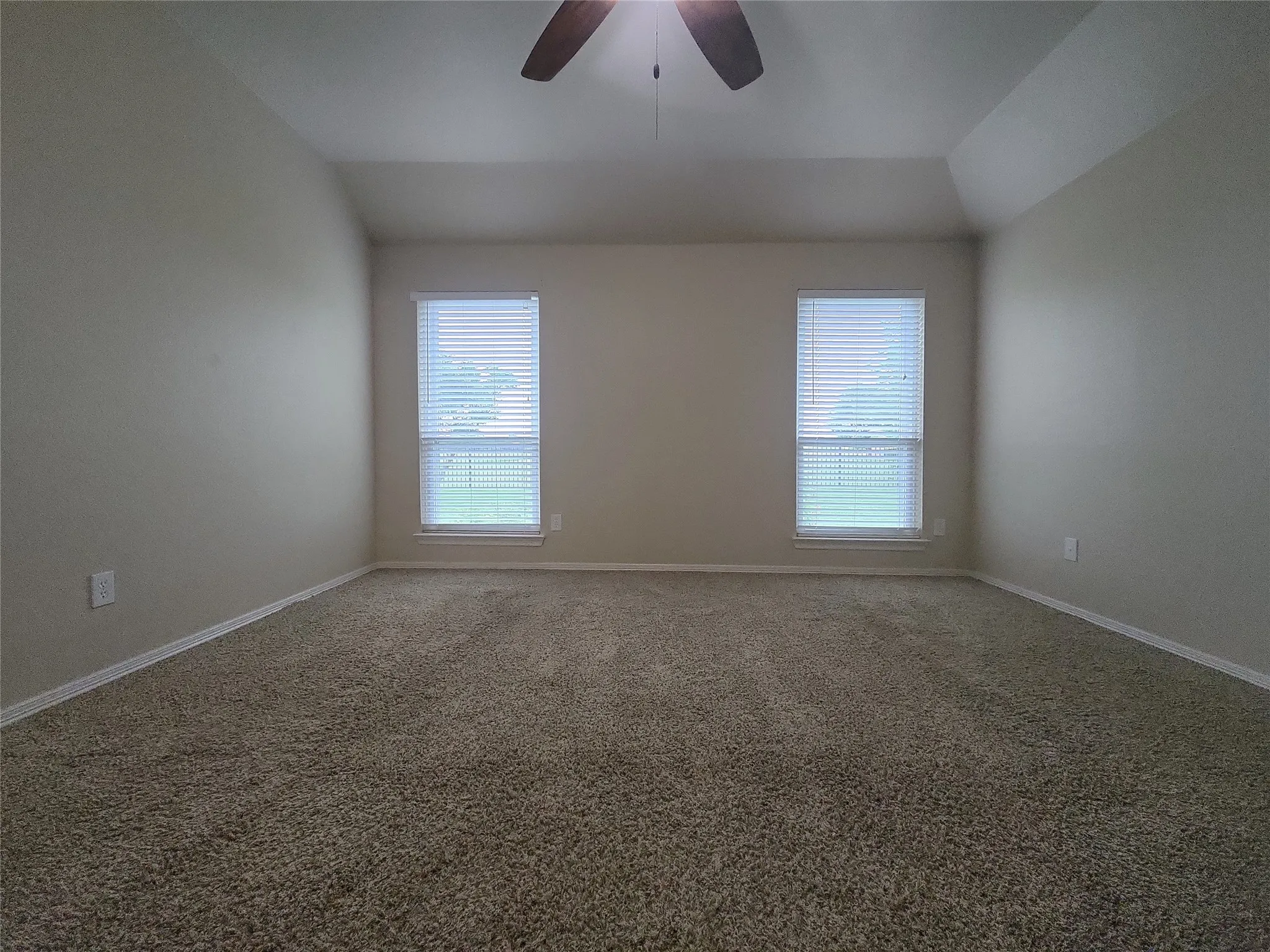 Single Family Residence For Sale in Johnson County , 7009 Turnberry Drive, Cleburne, Texas 76033, 4 Bedroom, 2 Bathroom, 2 Garage spaces, 2,410 Sqft, built in 2005, mls#21256373, Real Estate Agent in Cleburne, Homes For Sale in Johnson county, Homes For Sale in Cleburne, Realtor in Cleburne Texas, Real Estate Brokerage Independent Realty Texas, Luminita Cordes Realtor