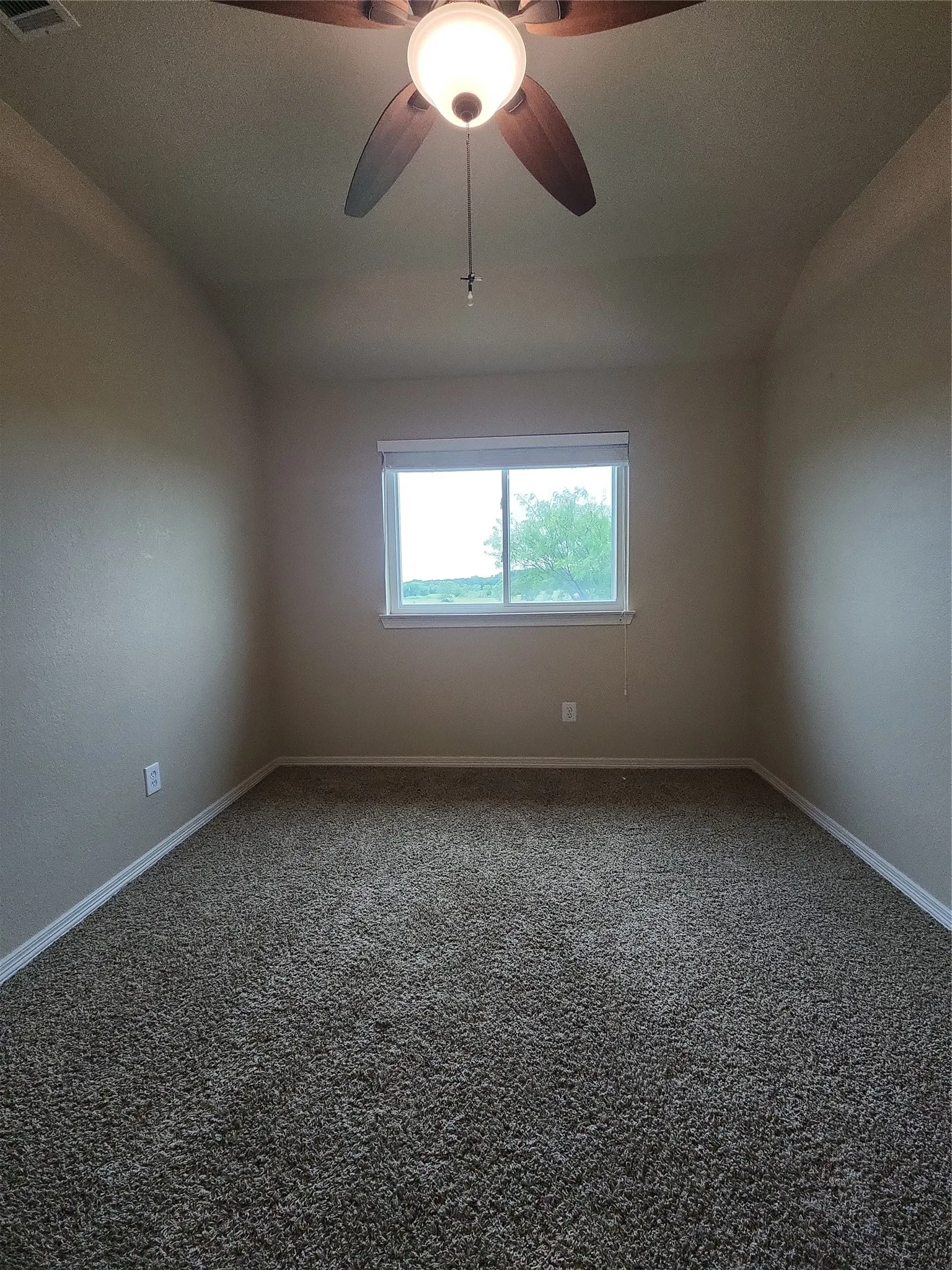 Single Family Residence For Sale in Johnson County , 7009 Turnberry Drive, Cleburne, Texas 76033, 4 Bedroom, 2 Bathroom, 2 Garage spaces, 2,410 Sqft, built in 2005, mls#21256373, Real Estate Agent in Cleburne, Homes For Sale in Johnson county, Homes For Sale in Cleburne, Realtor in Cleburne Texas, Real Estate Brokerage Independent Realty Texas, Luminita Cordes Realtor