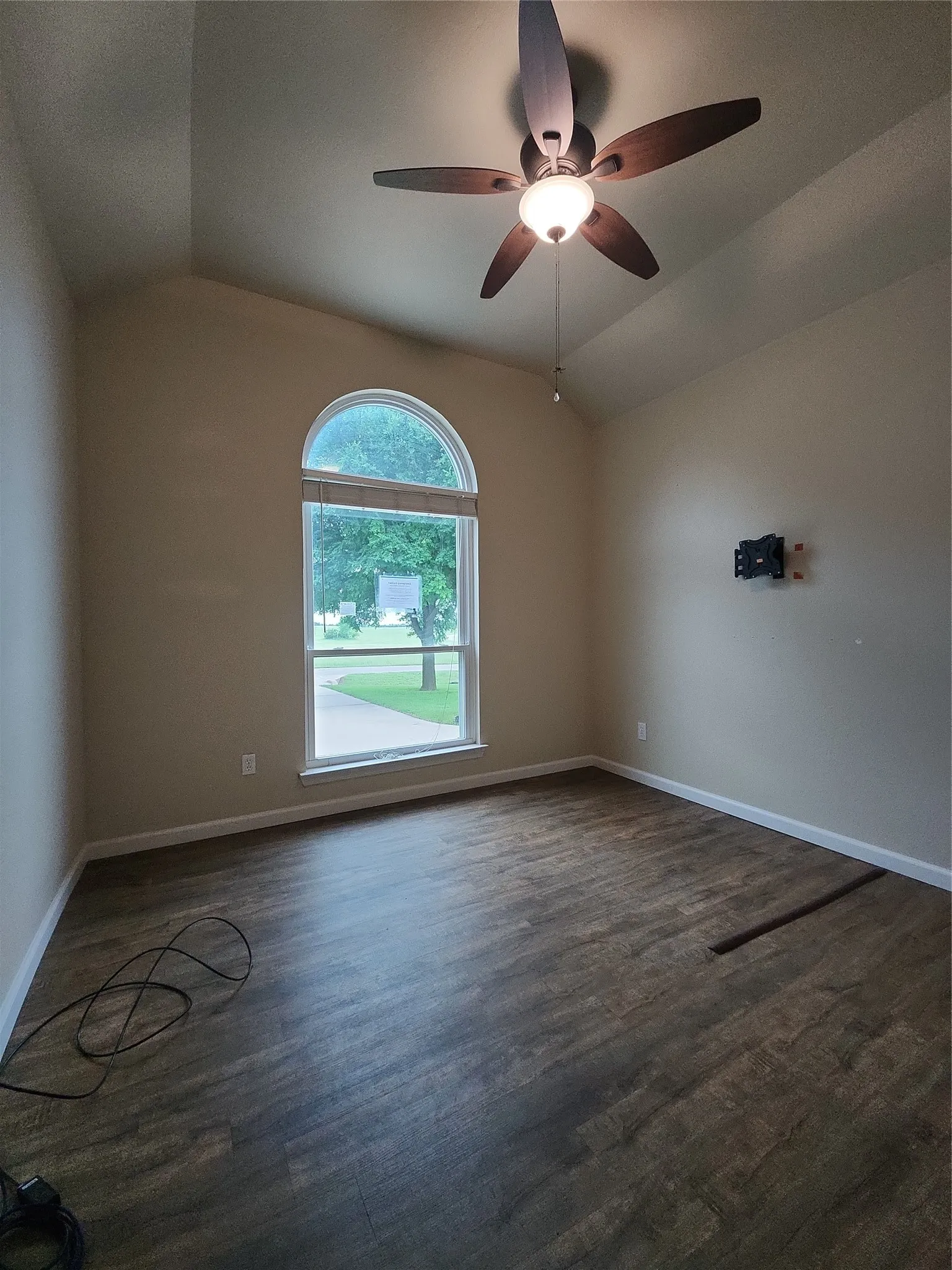 Single Family Residence For Sale in Johnson County , 7009 Turnberry Drive, Cleburne, Texas 76033, 4 Bedroom, 2 Bathroom, 2 Garage spaces, 2,410 Sqft, built in 2005, mls#21256373, Real Estate Agent in Cleburne, Homes For Sale in Johnson county, Homes For Sale in Cleburne, Realtor in Cleburne Texas, Real Estate Brokerage Independent Realty Texas, Luminita Cordes Realtor