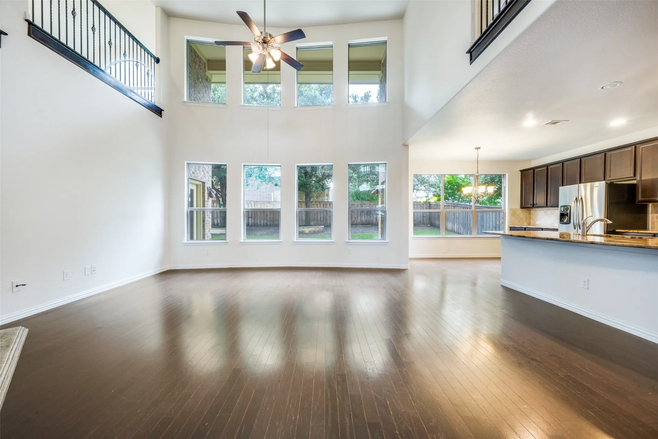 Single Family Residence For Sale in Denton County , 342 Manchester Drive, Roanoke, Texas 76262, 4 Bedroom, 4 Bathroom, 2 Garage spaces, 3,653 Sqft, built in 2011, mls#21254000, Real Estate Agent in Roanoke, Homes For Sale in Denton county, Homes For Sale in Roanoke, Realtor in Roanoke Texas, Real Estate Brokerage Independent Realty Texas, Luminita Cordes Realtor