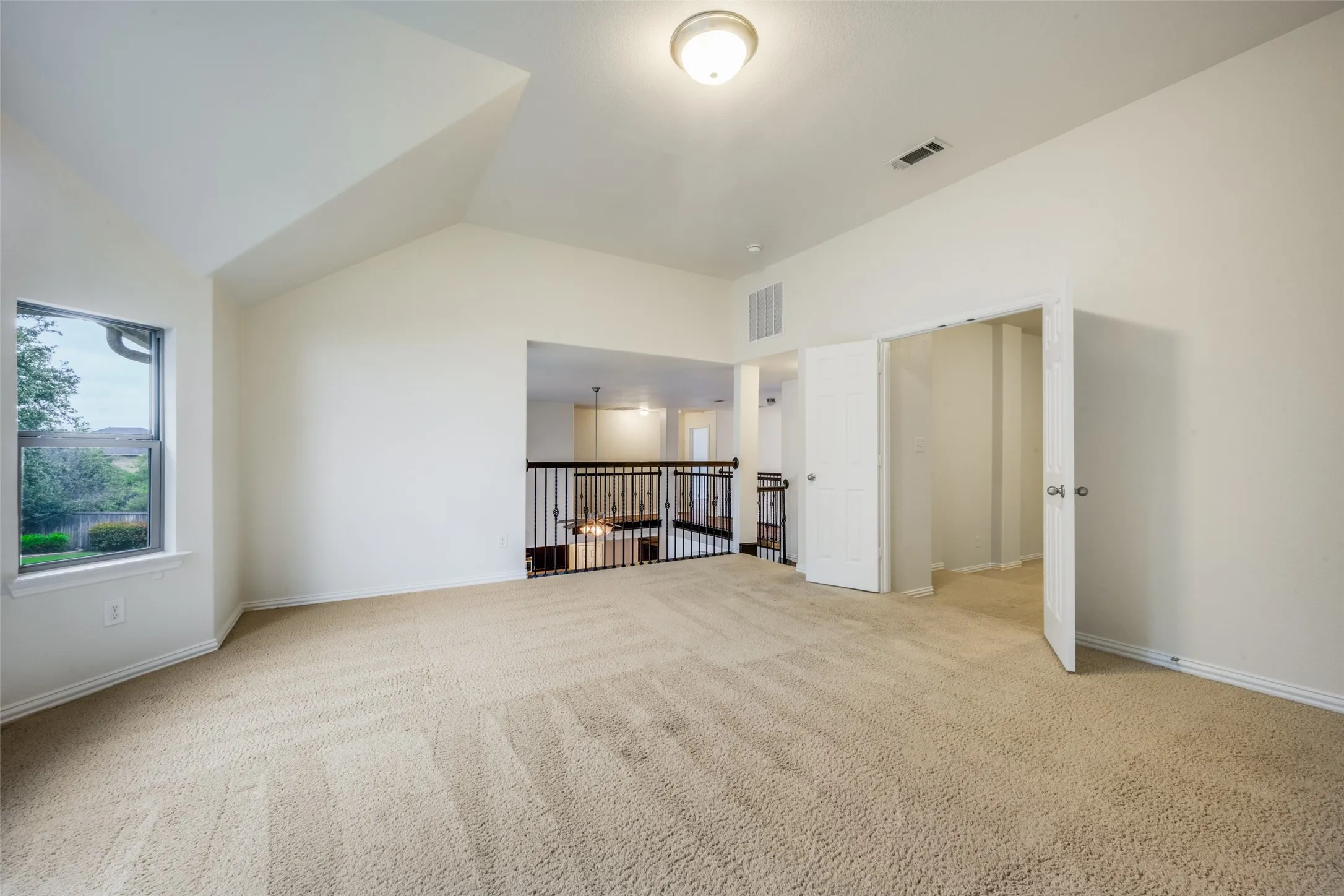 Single Family Residence For Sale in Denton County , 342 Manchester Drive, Roanoke, Texas 76262, 4 Bedroom, 4 Bathroom, 2 Garage spaces, 3,653 Sqft, built in 2011, mls#21254000, Real Estate Agent in Roanoke, Homes For Sale in Denton county, Homes For Sale in Roanoke, Realtor in Roanoke Texas, Real Estate Brokerage Independent Realty Texas, Luminita Cordes Realtor