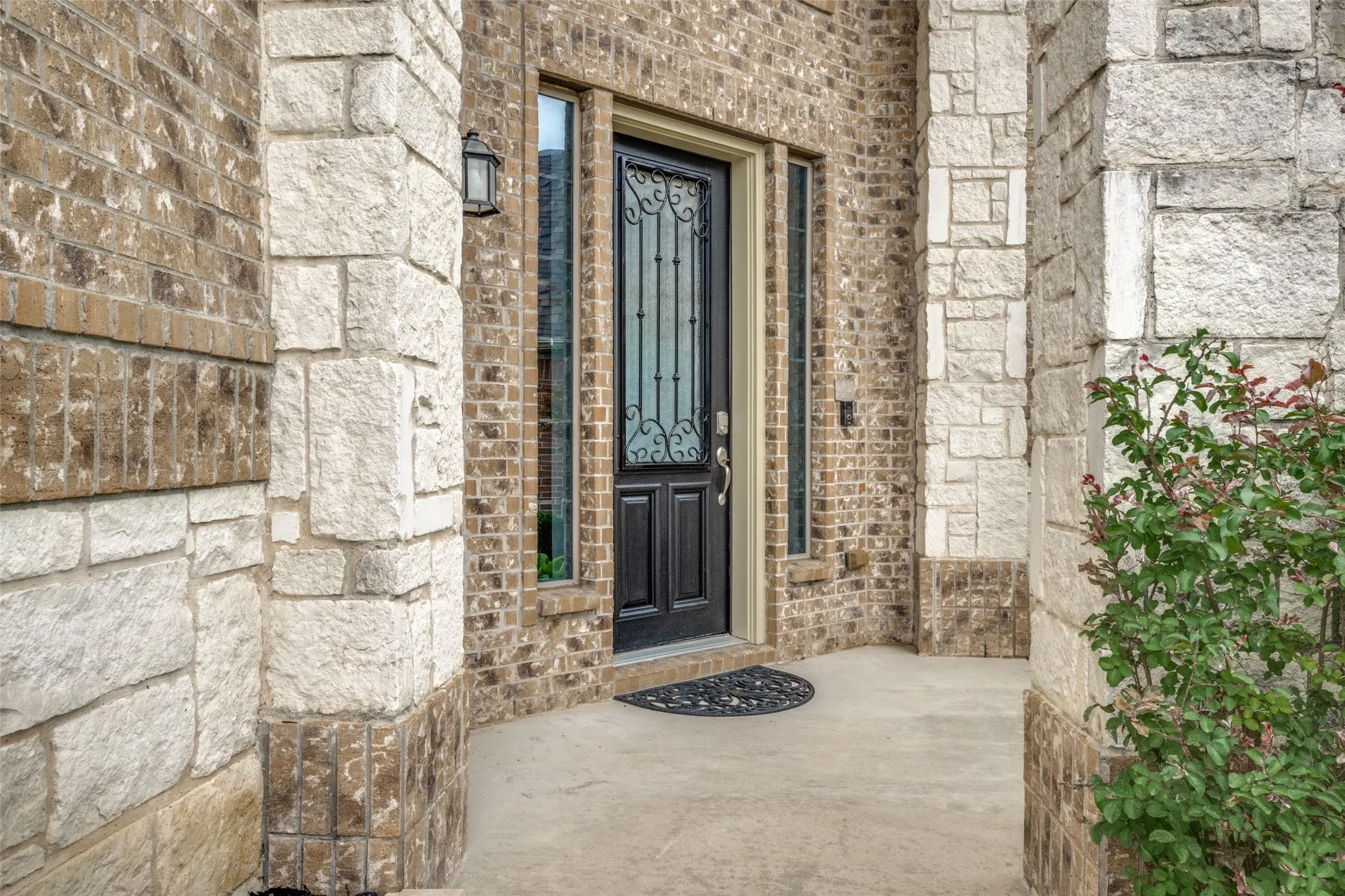 Single Family Residence For Sale in Denton County , 342 Manchester Drive, Roanoke, Texas 76262, 4 Bedroom, 4 Bathroom, 2 Garage spaces, 3,653 Sqft, built in 2011, mls#21254000, Real Estate Agent in Roanoke, Homes For Sale in Denton county, Homes For Sale in Roanoke, Realtor in Roanoke Texas, Real Estate Brokerage Independent Realty Texas, Luminita Cordes Realtor