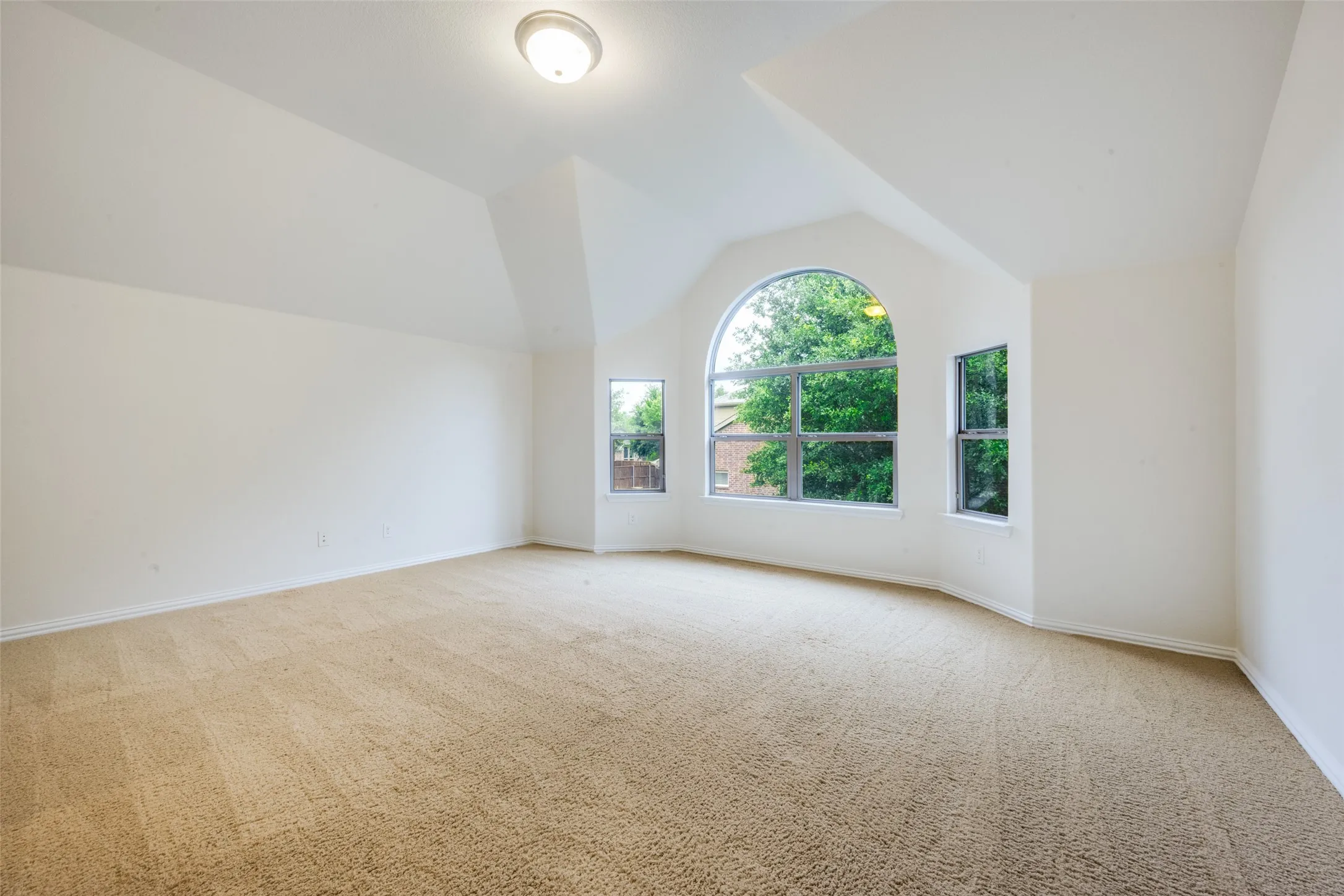Single Family Residence For Sale in Denton County , 342 Manchester Drive, Roanoke, Texas 76262, 4 Bedroom, 4 Bathroom, 2 Garage spaces, 3,653 Sqft, built in 2011, mls#21254000, Real Estate Agent in Roanoke, Homes For Sale in Denton county, Homes For Sale in Roanoke, Realtor in Roanoke Texas, Real Estate Brokerage Independent Realty Texas, Luminita Cordes Realtor