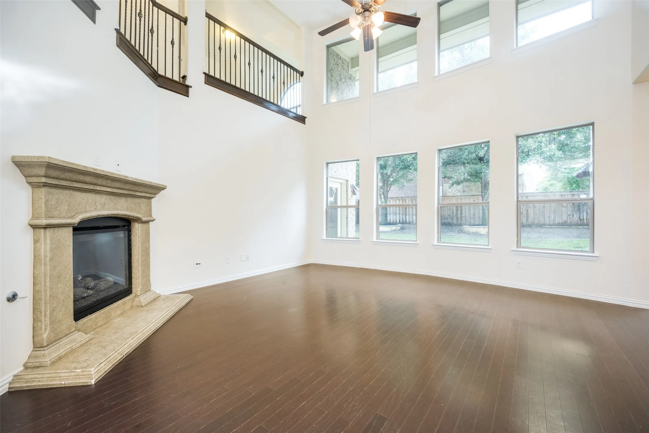 Single Family Residence For Sale in Denton County , 342 Manchester Drive, Roanoke, Texas 76262, 4 Bedroom, 4 Bathroom, 2 Garage spaces, 3,653 Sqft, built in 2011, mls#21254000, Real Estate Agent in Roanoke, Homes For Sale in Denton county, Homes For Sale in Roanoke, Realtor in Roanoke Texas, Real Estate Brokerage Independent Realty Texas, Luminita Cordes Realtor