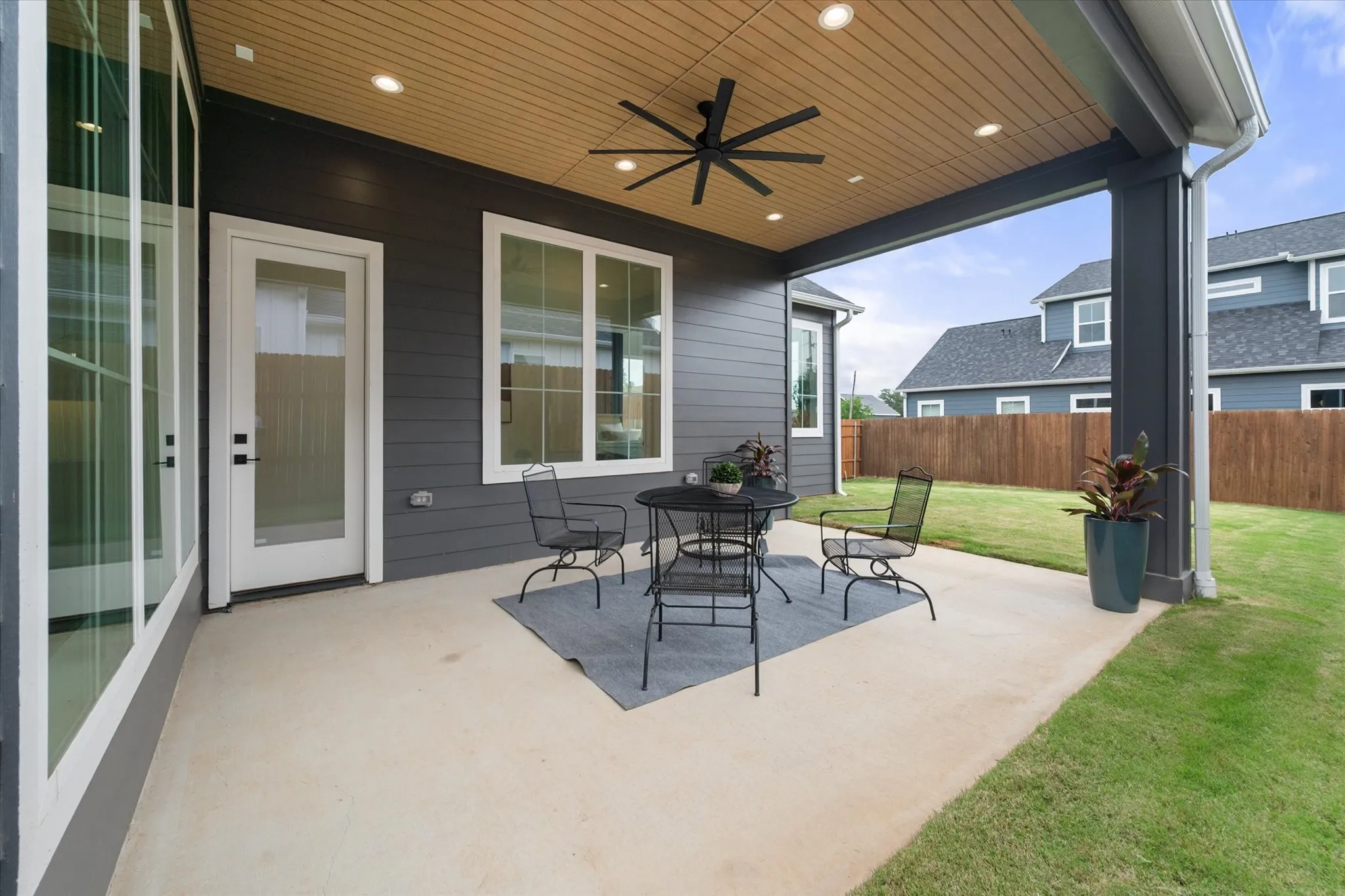 Single Family Residence For Sale in Denton County , 204 N Pine Street, Roanoke, Texas 76262, 4 Bedroom, 4 Bathroom, 2 Garage spaces, 3,219 Sqft, built in 2025, New Construction - Complete, mls#21256113, Real Estate Agent in Roanoke, Homes For Sale in Denton county, Homes For Sale in Roanoke, Realtor in Roanoke Texas, Real Estate Brokerage Independent Realty Texas, Luminita Cordes Realtor