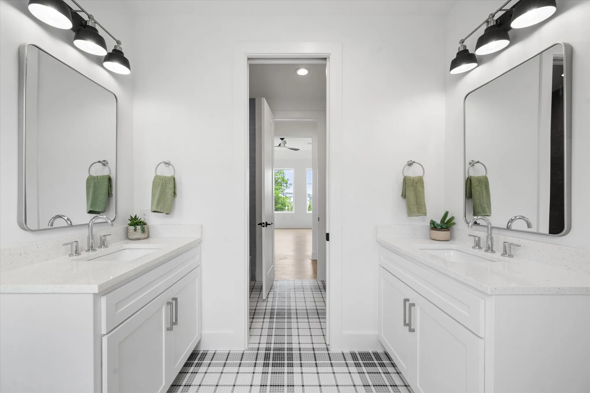 Single Family Residence For Sale in Denton County , 204 N Pine Street, Roanoke, Texas 76262, 4 Bedroom, 4 Bathroom, 2 Garage spaces, 3,219 Sqft, built in 2025, New Construction - Complete, mls#21256113, Real Estate Agent in Roanoke, Homes For Sale in Denton county, Homes For Sale in Roanoke, Realtor in Roanoke Texas, Real Estate Brokerage Independent Realty Texas, Luminita Cordes Realtor