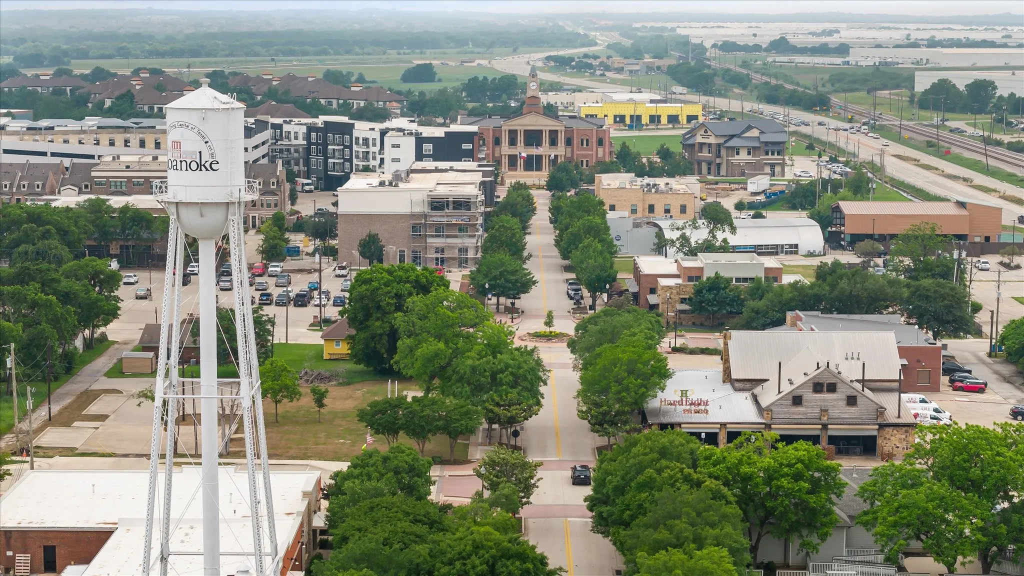 Single Family Residence For Sale in Denton County , 204 N Pine Street, Roanoke, Texas 76262, 4 Bedroom, 4 Bathroom, 2 Garage spaces, 3,219 Sqft, built in 2025, New Construction - Complete, mls#21256113, Real Estate Agent in Roanoke, Homes For Sale in Denton county, Homes For Sale in Roanoke, Realtor in Roanoke Texas, Real Estate Brokerage Independent Realty Texas, Luminita Cordes Realtor