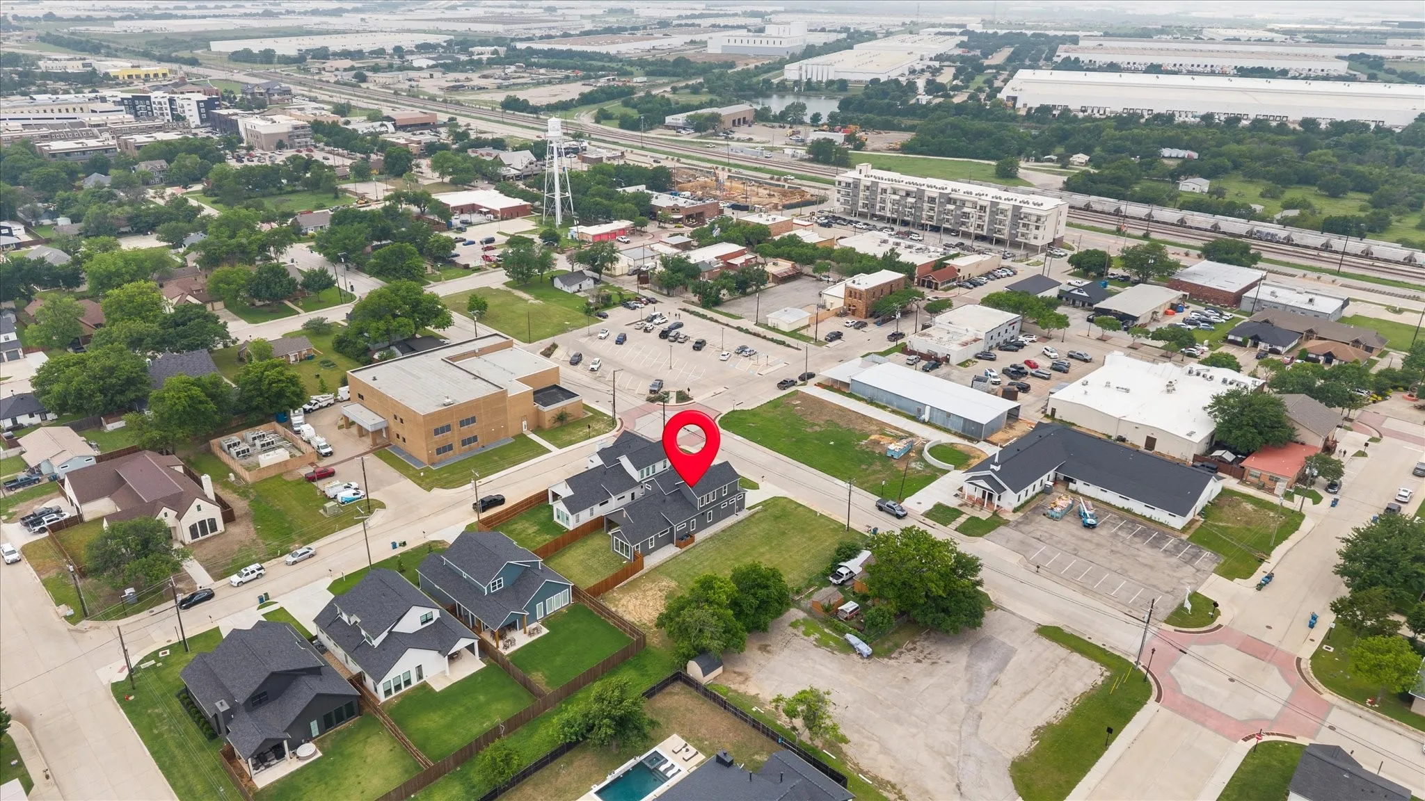 Single Family Residence For Sale in Denton County , 204 N Pine Street, Roanoke, Texas 76262, 4 Bedroom, 4 Bathroom, 2 Garage spaces, 3,219 Sqft, built in 2025, New Construction - Complete, mls#21256113, Real Estate Agent in Roanoke, Homes For Sale in Denton county, Homes For Sale in Roanoke, Realtor in Roanoke Texas, Real Estate Brokerage Independent Realty Texas, Luminita Cordes Realtor