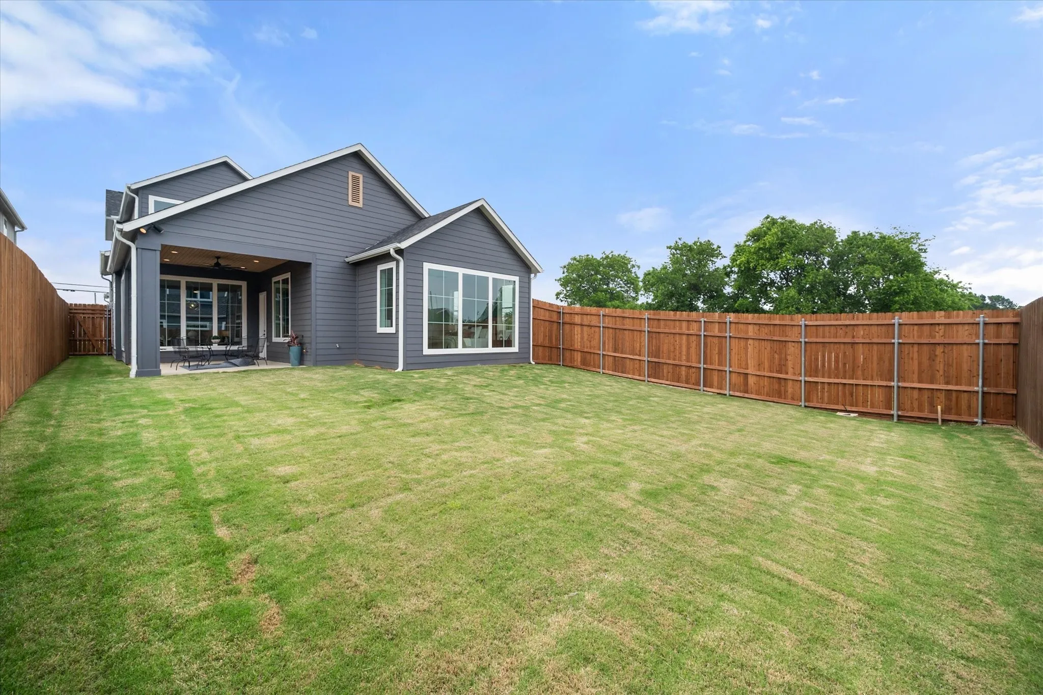 Single Family Residence For Sale in Denton County , 204 N Pine Street, Roanoke, Texas 76262, 4 Bedroom, 4 Bathroom, 2 Garage spaces, 3,219 Sqft, built in 2025, New Construction - Complete, mls#21256113, Real Estate Agent in Roanoke, Homes For Sale in Denton county, Homes For Sale in Roanoke, Realtor in Roanoke Texas, Real Estate Brokerage Independent Realty Texas, Luminita Cordes Realtor