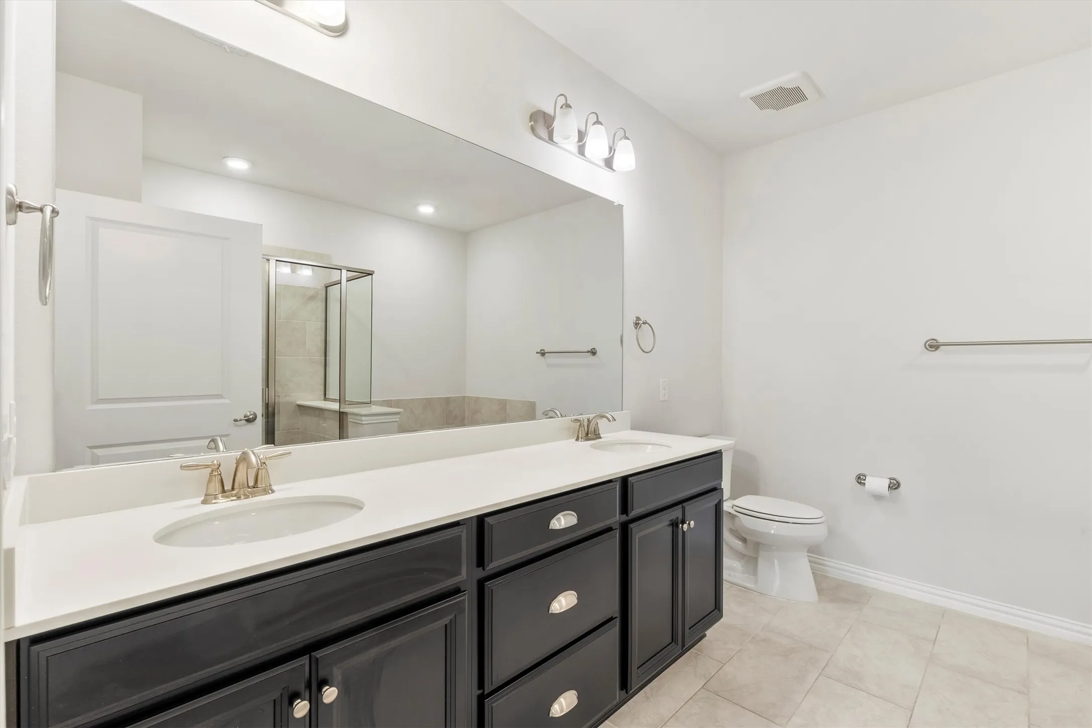 Condominium For Sale in Collin County , 651 N Watters Road 7202, Allen, Texas 75013, 2 Bedroom, 2 Bathroom, 1 Garage spaces, 1,709 Sqft, built in 2019, Preowned, mls#21256447, Real Estate Agent in Allen, Homes For Sale in Collin county, Homes For Sale in Allen, Realtor in Allen Texas, Real Estate Brokerage Independent Realty Texas, Luminita Cordes Realtor