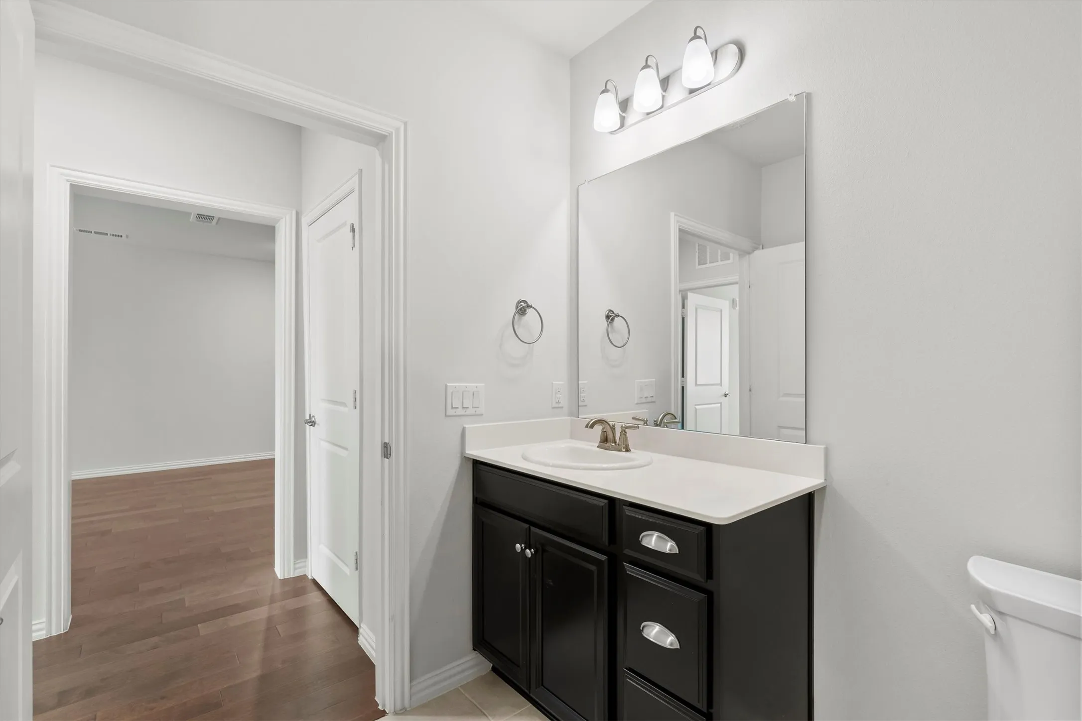 Condominium For Sale in Collin County , 651 N Watters Road 7202, Allen, Texas 75013, 2 Bedroom, 2 Bathroom, 1 Garage spaces, 1,709 Sqft, built in 2019, Preowned, mls#21256447, Real Estate Agent in Allen, Homes For Sale in Collin county, Homes For Sale in Allen, Realtor in Allen Texas, Real Estate Brokerage Independent Realty Texas, Luminita Cordes Realtor