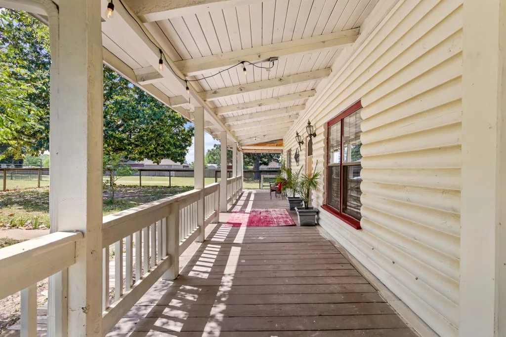 Single Family Residence For Sale in Smith County , 13580 County Road 4200, Lindale, Texas 75771, 3 Bedroom, 2 Bathroom, 1 Garage spaces, 1,425 Sqft, built in 1985, mls#21256378, Real Estate Agent in Lindale, Homes For Sale in Smith county, Homes For Sale in Lindale, Realtor in Lindale Texas, Real Estate Brokerage Independent Realty Texas, Luminita Cordes Realtor