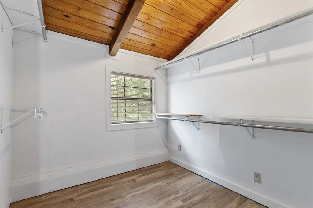Single Family Residence For Sale in Smith County , 13580 County Road 4200, Lindale, Texas 75771, 3 Bedroom, 2 Bathroom, 1 Garage spaces, 1,425 Sqft, built in 1985, mls#21256378, Real Estate Agent in Lindale, Homes For Sale in Smith county, Homes For Sale in Lindale, Realtor in Lindale Texas, Real Estate Brokerage Independent Realty Texas, Luminita Cordes Realtor