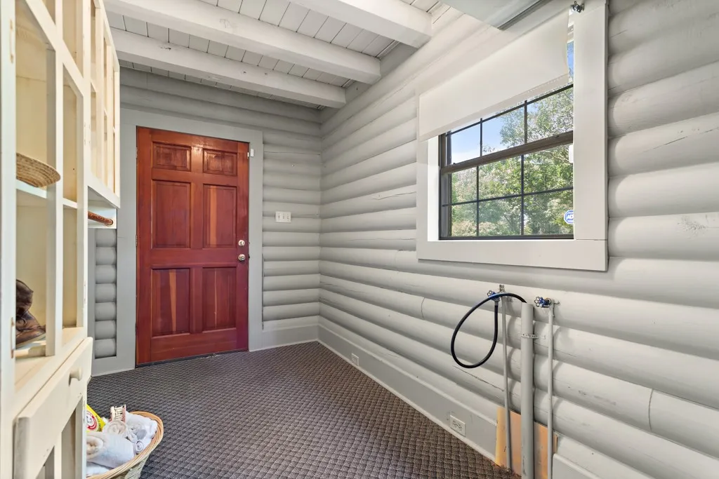 Single Family Residence For Sale in Smith County , 13580 County Road 4200, Lindale, Texas 75771, 3 Bedroom, 2 Bathroom, 1 Garage spaces, 1,425 Sqft, built in 1985, mls#21256378, Real Estate Agent in Lindale, Homes For Sale in Smith county, Homes For Sale in Lindale, Realtor in Lindale Texas, Real Estate Brokerage Independent Realty Texas, Luminita Cordes Realtor