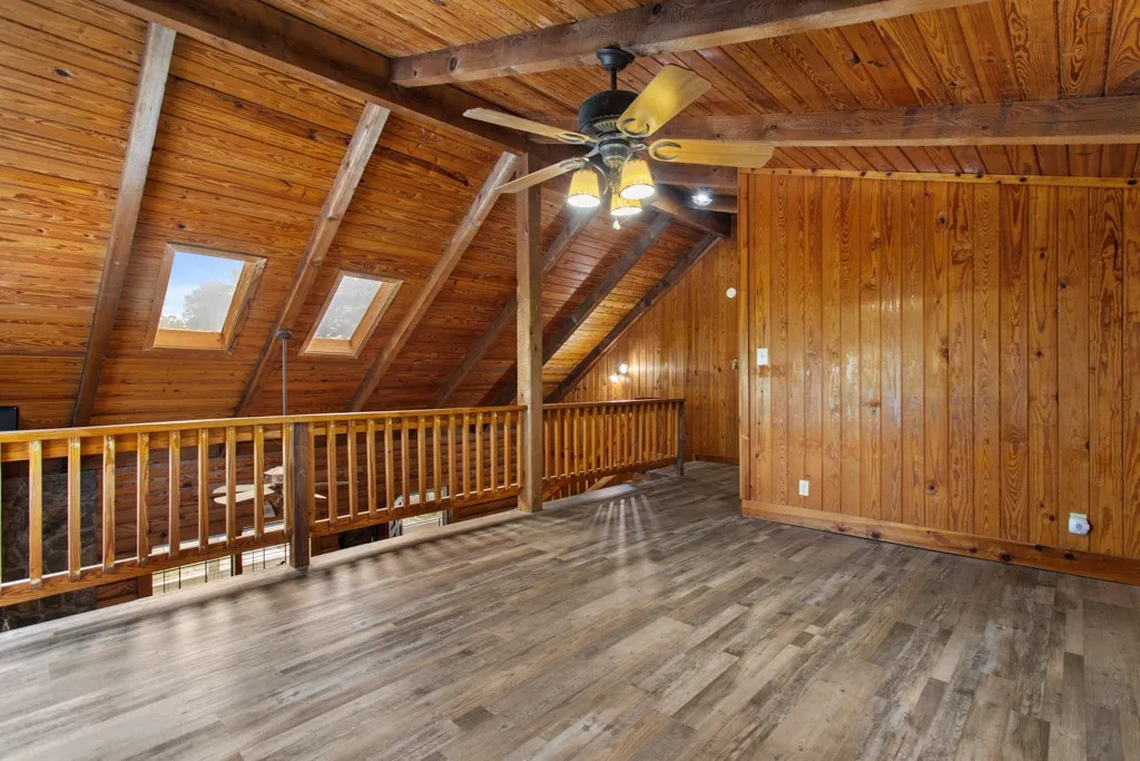 Single Family Residence For Sale in Smith County , 13580 County Road 4200, Lindale, Texas 75771, 3 Bedroom, 2 Bathroom, 1 Garage spaces, 1,425 Sqft, built in 1985, mls#21256378, Real Estate Agent in Lindale, Homes For Sale in Smith county, Homes For Sale in Lindale, Realtor in Lindale Texas, Real Estate Brokerage Independent Realty Texas, Luminita Cordes Realtor