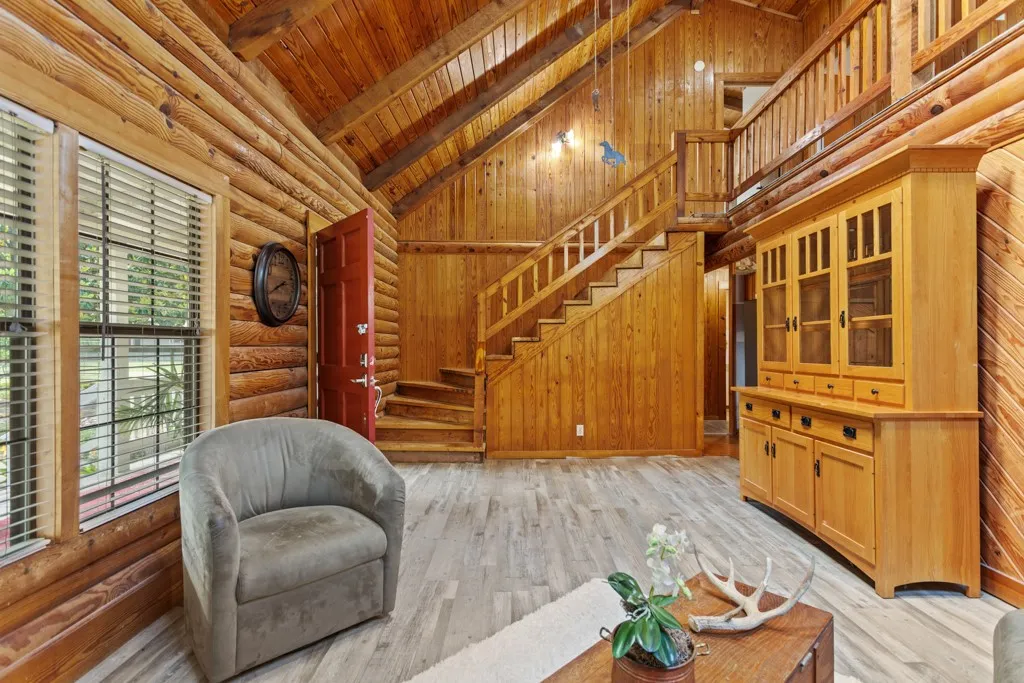 Single Family Residence For Sale in Smith County , 13580 County Road 4200, Lindale, Texas 75771, 3 Bedroom, 2 Bathroom, 1 Garage spaces, 1,425 Sqft, built in 1985, mls#21256378, Real Estate Agent in Lindale, Homes For Sale in Smith county, Homes For Sale in Lindale, Realtor in Lindale Texas, Real Estate Brokerage Independent Realty Texas, Luminita Cordes Realtor