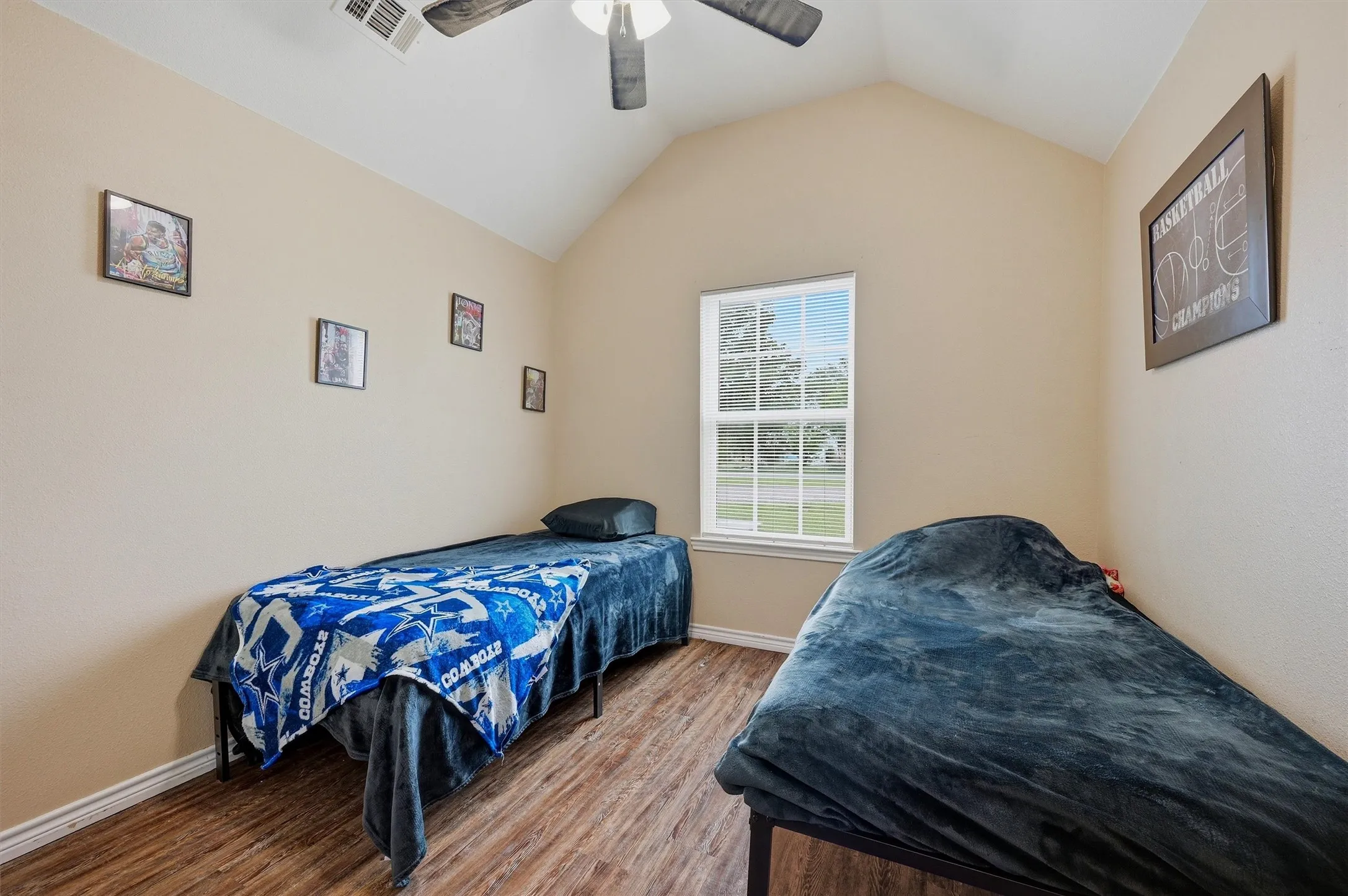 Single Family Residence For Sale in Grayson County , 508 Simpson Drive, Sherman, Texas 75092, 3 Bedroom, 2 Bathroom, 2 Garage spaces, 1,490 Sqft, built in 2019, mls#21255807, Real Estate Agent in Sherman, Homes For Sale in Grayson county, Homes For Sale in Sherman, Realtor in Sherman Texas, Real Estate Brokerage Independent Realty Texas, Luminita Cordes Realtor