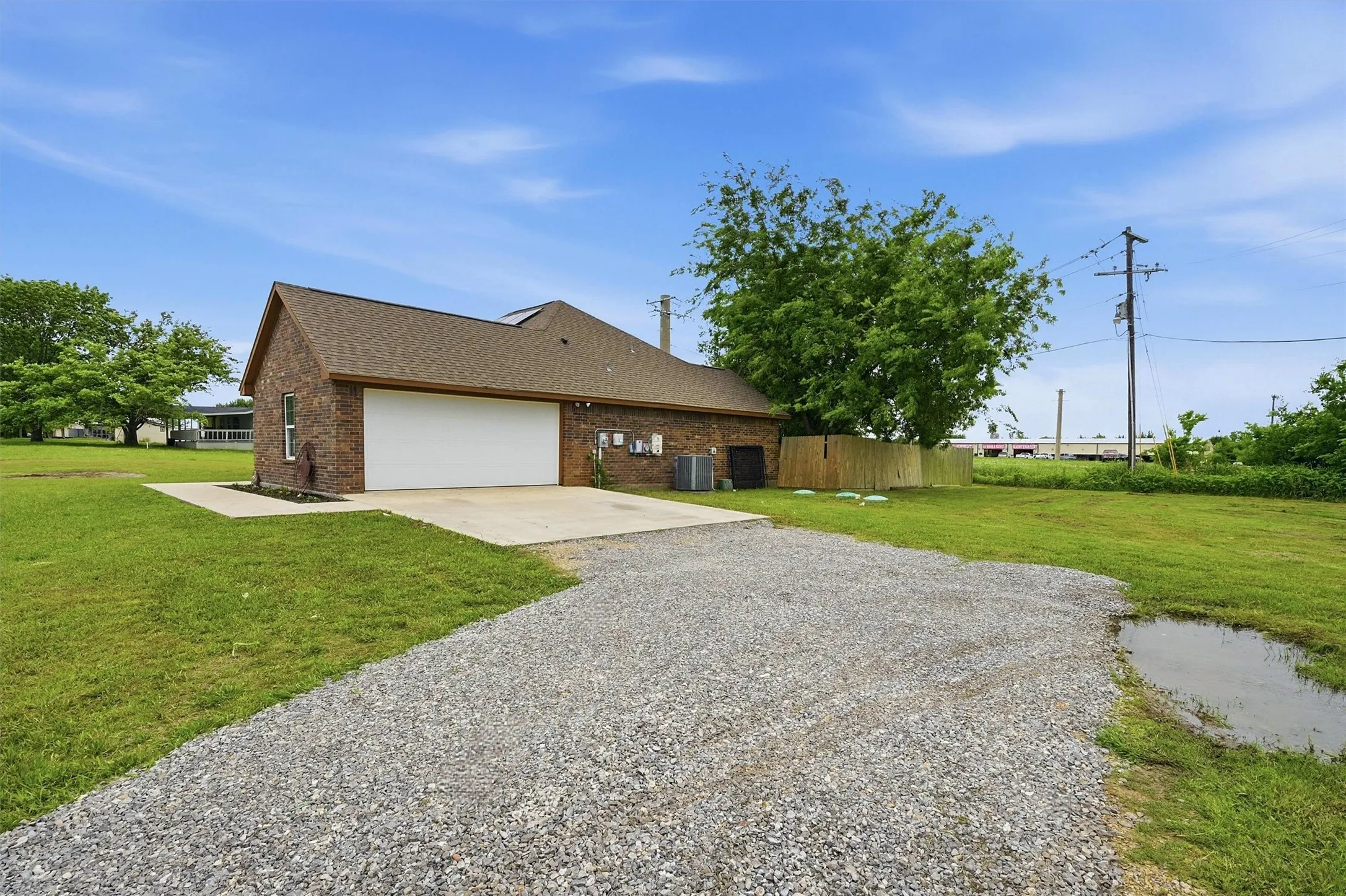 Single Family Residence For Sale in Grayson County , 508 Simpson Drive, Sherman, Texas 75092, 3 Bedroom, 2 Bathroom, 2 Garage spaces, 1,490 Sqft, built in 2019, mls#21255807, Real Estate Agent in Sherman, Homes For Sale in Grayson county, Homes For Sale in Sherman, Realtor in Sherman Texas, Real Estate Brokerage Independent Realty Texas, Luminita Cordes Realtor
