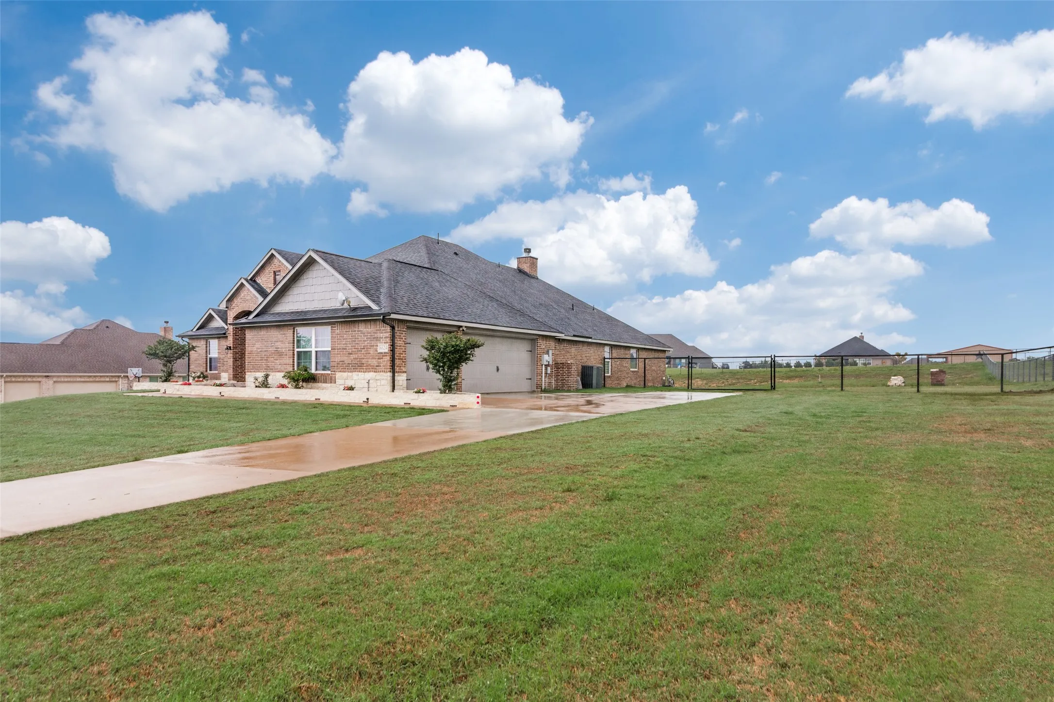 Single Family Residence For Sale in Johnson County , 8624 Tucker Drive, Godley, Texas 76044, 4 Bedrooms, 3 Bathrooms, 3 Garage spaces, 2,669 Sqft, built in 2021, Price $565,000, mls#21243812, Real Estate Agent in Godley, Homes For Sale in Johnson county, Homes For Sale in Godley, Realtor in Godley Texas, Real Estate Brokerage Independent Realty Texas, Luminita Cordes Realtor