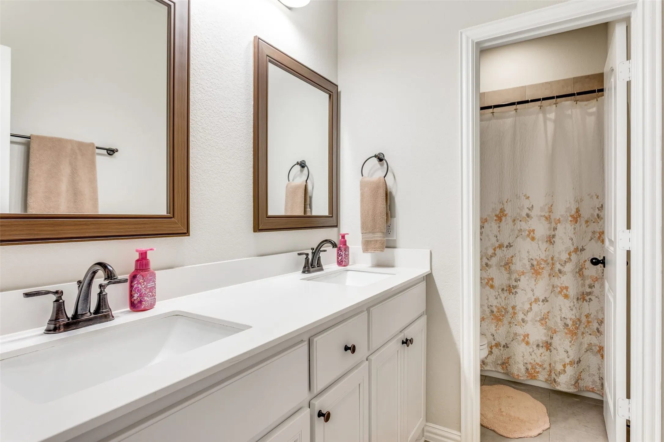 Single Family Residence For Sale in Johnson County , 8624 Tucker Drive, Godley, Texas 76044, 4 Bedrooms, 3 Bathrooms, 3 Garage spaces, 2,669 Sqft, built in 2021, Price $565,000, mls#21243812, Real Estate Agent in Godley, Homes For Sale in Johnson county, Homes For Sale in Godley, Realtor in Godley Texas, Real Estate Brokerage Independent Realty Texas, Luminita Cordes Realtor