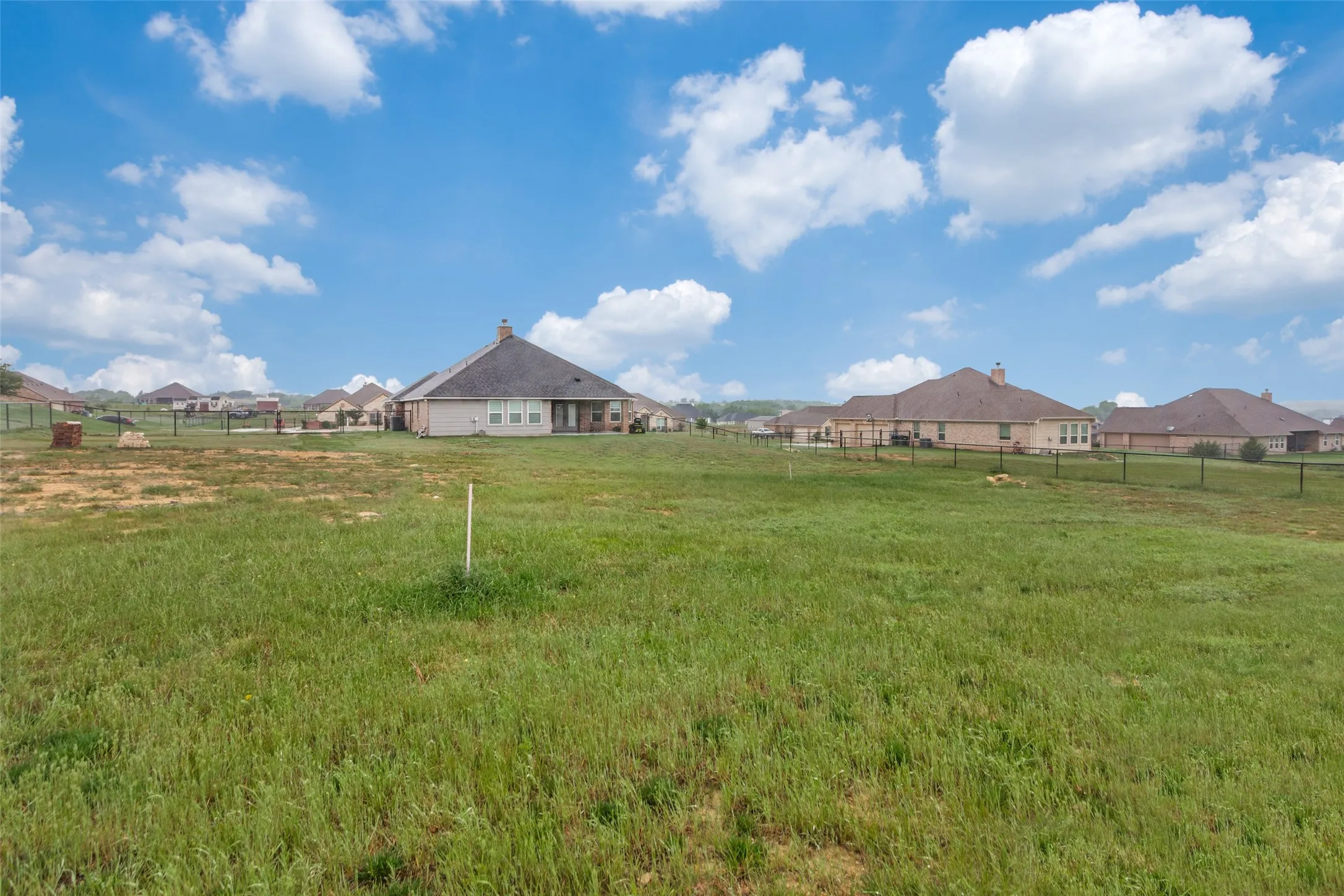 Single Family Residence For Sale in Johnson County , 8624 Tucker Drive, Godley, Texas 76044, 4 Bedrooms, 3 Bathrooms, 3 Garage spaces, 2,669 Sqft, built in 2021, Price $565,000, mls#21243812, Real Estate Agent in Godley, Homes For Sale in Johnson county, Homes For Sale in Godley, Realtor in Godley Texas, Real Estate Brokerage Independent Realty Texas, Luminita Cordes Realtor