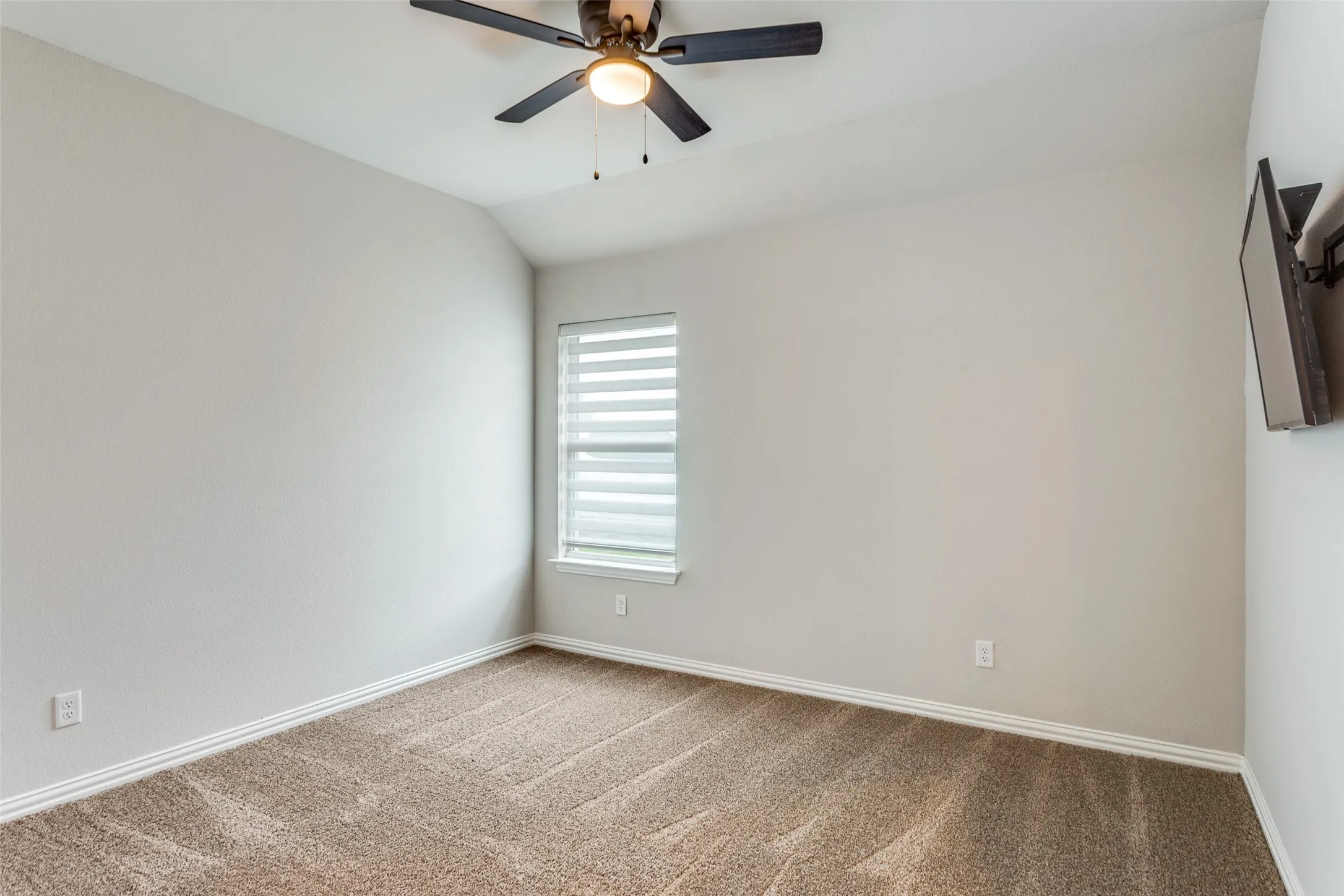 Single Family Residence For Sale in Johnson County , 8624 Tucker Drive, Godley, Texas 76044, 4 Bedrooms, 3 Bathrooms, 3 Garage spaces, 2,669 Sqft, built in 2021, Price $565,000, mls#21243812, Real Estate Agent in Godley, Homes For Sale in Johnson county, Homes For Sale in Godley, Realtor in Godley Texas, Real Estate Brokerage Independent Realty Texas, Luminita Cordes Realtor