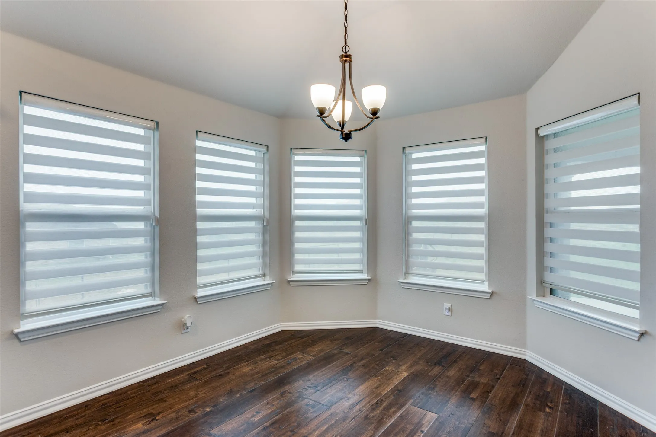 Single Family Residence For Sale in Johnson County , 8624 Tucker Drive, Godley, Texas 76044, 4 Bedrooms, 3 Bathrooms, 3 Garage spaces, 2,669 Sqft, built in 2021, Price $565,000, mls#21243812, Real Estate Agent in Godley, Homes For Sale in Johnson county, Homes For Sale in Godley, Realtor in Godley Texas, Real Estate Brokerage Independent Realty Texas, Luminita Cordes Realtor