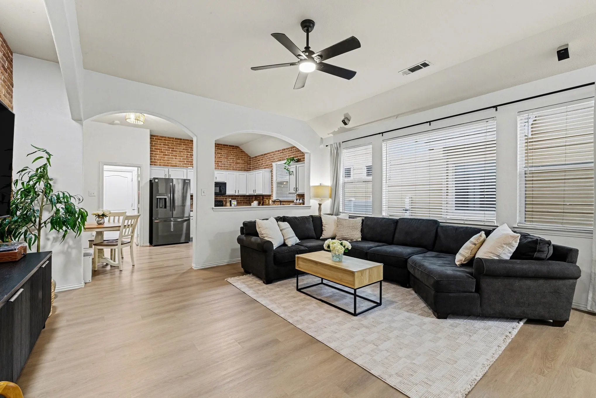 Single Family Residence For Sale in Denton County , 10013 Lexington Drive, Providence Village, Texas 76227, 3 Bedroom, 2 Bathroom, 2 Garage spaces, 1,320 Sqft, built in 2005, Preowned, mls#21255705, Real Estate Agent in Providence Village, Homes For Sale in Denton county, Homes For Sale in Providence Village, Realtor in Providence Village Texas, Real Estate Brokerage Independent Realty Texas, Luminita Cordes Realtor