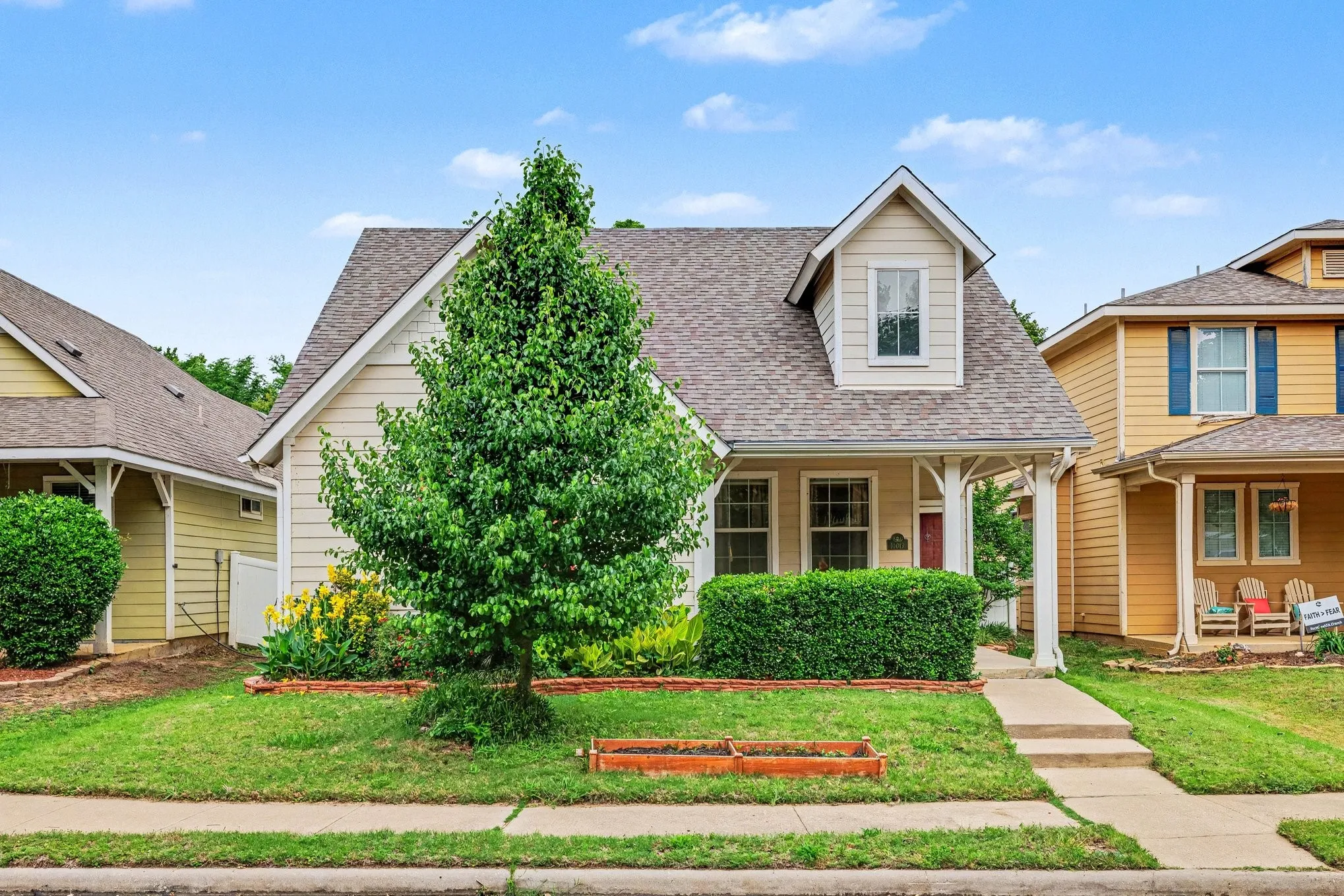 Single Family Residence For Sale in Denton County , 10013 Lexington Drive, Providence Village, Texas 76227, 3 Bedroom, 2 Bathroom, 2 Garage spaces, 1,320 Sqft, built in 2005, Preowned, mls#21255705, Real Estate Agent in Providence Village, Homes For Sale in Denton county, Homes For Sale in Providence Village, Realtor in Providence Village Texas, Real Estate Brokerage Independent Realty Texas, Luminita Cordes Realtor