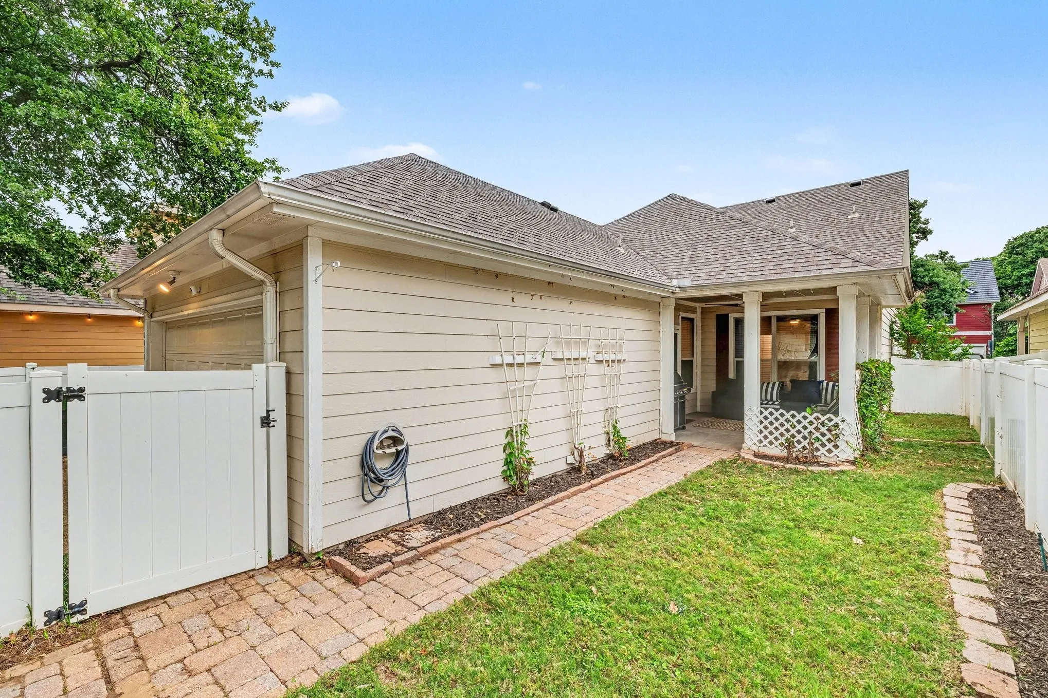 Single Family Residence For Sale in Denton County , 10013 Lexington Drive, Providence Village, Texas 76227, 3 Bedroom, 2 Bathroom, 2 Garage spaces, 1,320 Sqft, built in 2005, Preowned, mls#21255705, Real Estate Agent in Providence Village, Homes For Sale in Denton county, Homes For Sale in Providence Village, Realtor in Providence Village Texas, Real Estate Brokerage Independent Realty Texas, Luminita Cordes Realtor