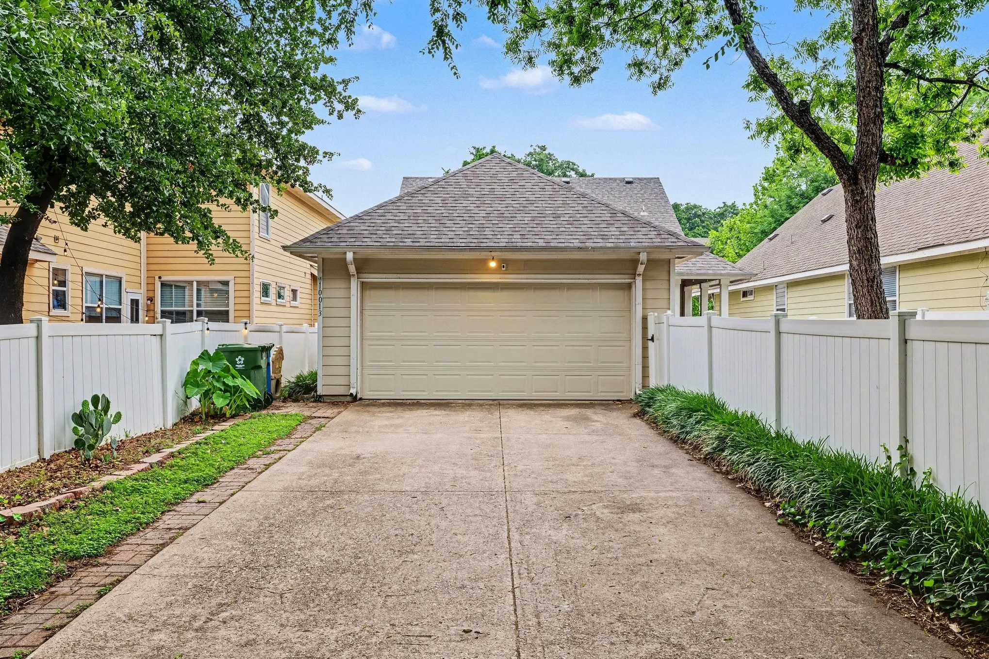 Single Family Residence For Sale in Denton County , 10013 Lexington Drive, Providence Village, Texas 76227, 3 Bedroom, 2 Bathroom, 2 Garage spaces, 1,320 Sqft, built in 2005, Preowned, mls#21255705, Real Estate Agent in Providence Village, Homes For Sale in Denton county, Homes For Sale in Providence Village, Realtor in Providence Village Texas, Real Estate Brokerage Independent Realty Texas, Luminita Cordes Realtor
