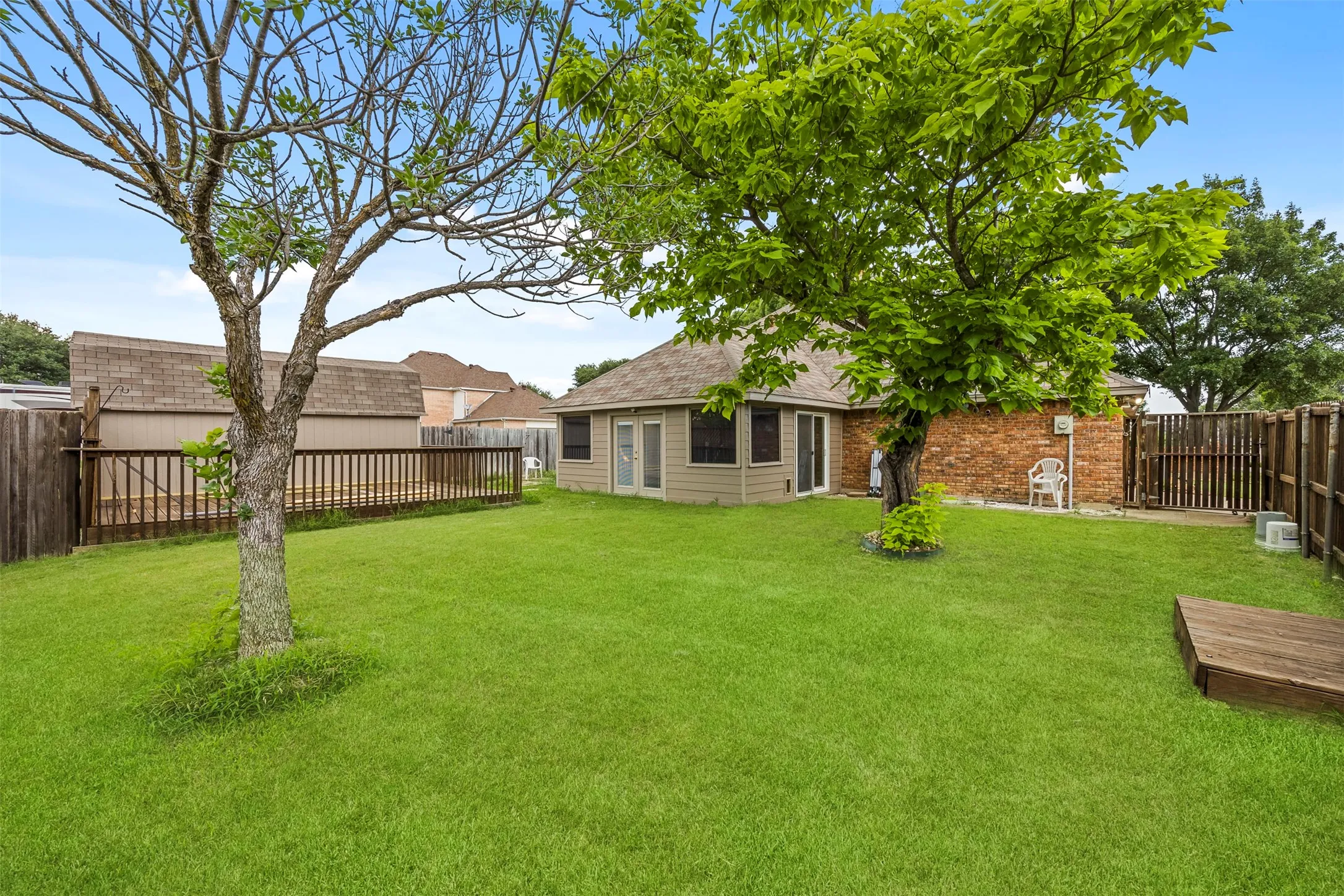 Single Family Residence For Sale in Ellis County , 909 Valley View Avenue, Red Oak, Texas 75154, 3 Bedroom, 2 Bathroom, 2 Garage spaces, 3,076 Sqft, built in 1986, mls#21256509, Real Estate Agent in Red Oak, Homes For Sale in Ellis county, Homes For Sale in Red Oak, Realtor in Red Oak Texas, Real Estate Brokerage Independent Realty Texas, Luminita Cordes Realtor