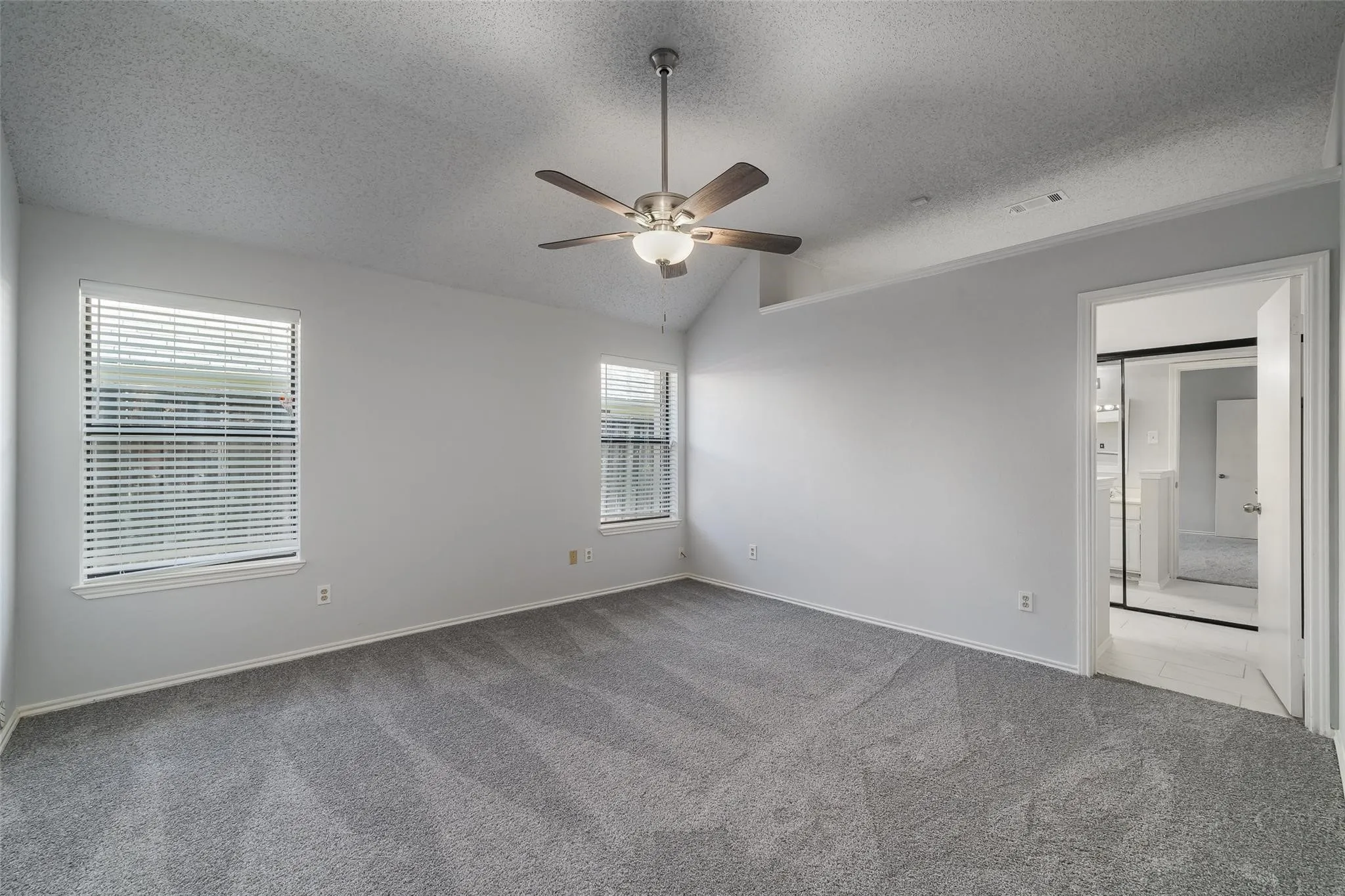 Single Family Residence For Rent in Dallas County , 6310 Azalea Drive, Rowlett, Texas 75089, 3 Bedroom, 2 Bathroom, 2 Garage spaces, 1,733 Sqft, built in 1985, mls#21256511, Real Estate Agent in Rowlett, Homes For Rent in Dallas county, Homes For Rent in Rowlett, Realtor in Rowlett Texas, Real Estate Brokerage Independent Realty Texas, Luminita Cordes Realtor