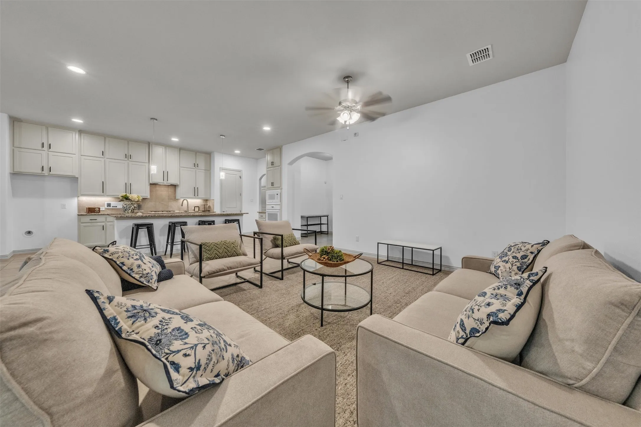 Single Family Residence For Sale in Tarrant County , 2801 Vista Azul Place 2801, Mansfield, Texas 76063, 2 Bedroom, 2 Bathroom, 2 Garage spaces, 2,614 Sqft, built in 2017, mls#21256486, Real Estate Agent in Mansfield, Homes For Sale in Tarrant county, Homes For Sale in Mansfield, Realtor in Mansfield Texas, Real Estate Brokerage Independent Realty Texas, Luminita Cordes Realtor
