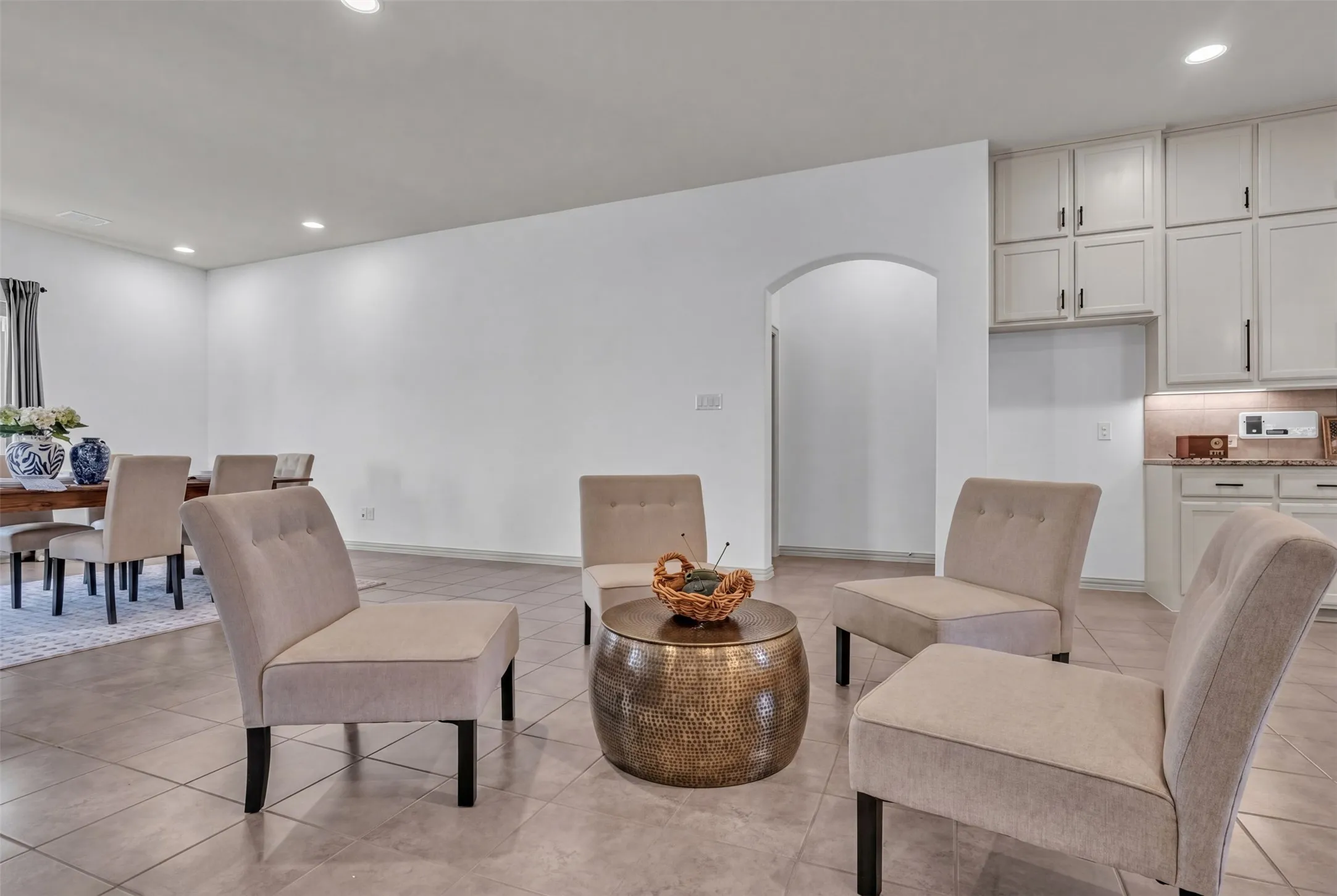 Single Family Residence For Sale in Tarrant County , 2801 Vista Azul Place 2801, Mansfield, Texas 76063, 2 Bedroom, 2 Bathroom, 2 Garage spaces, 2,614 Sqft, built in 2017, mls#21256486, Real Estate Agent in Mansfield, Homes For Sale in Tarrant county, Homes For Sale in Mansfield, Realtor in Mansfield Texas, Real Estate Brokerage Independent Realty Texas, Luminita Cordes Realtor