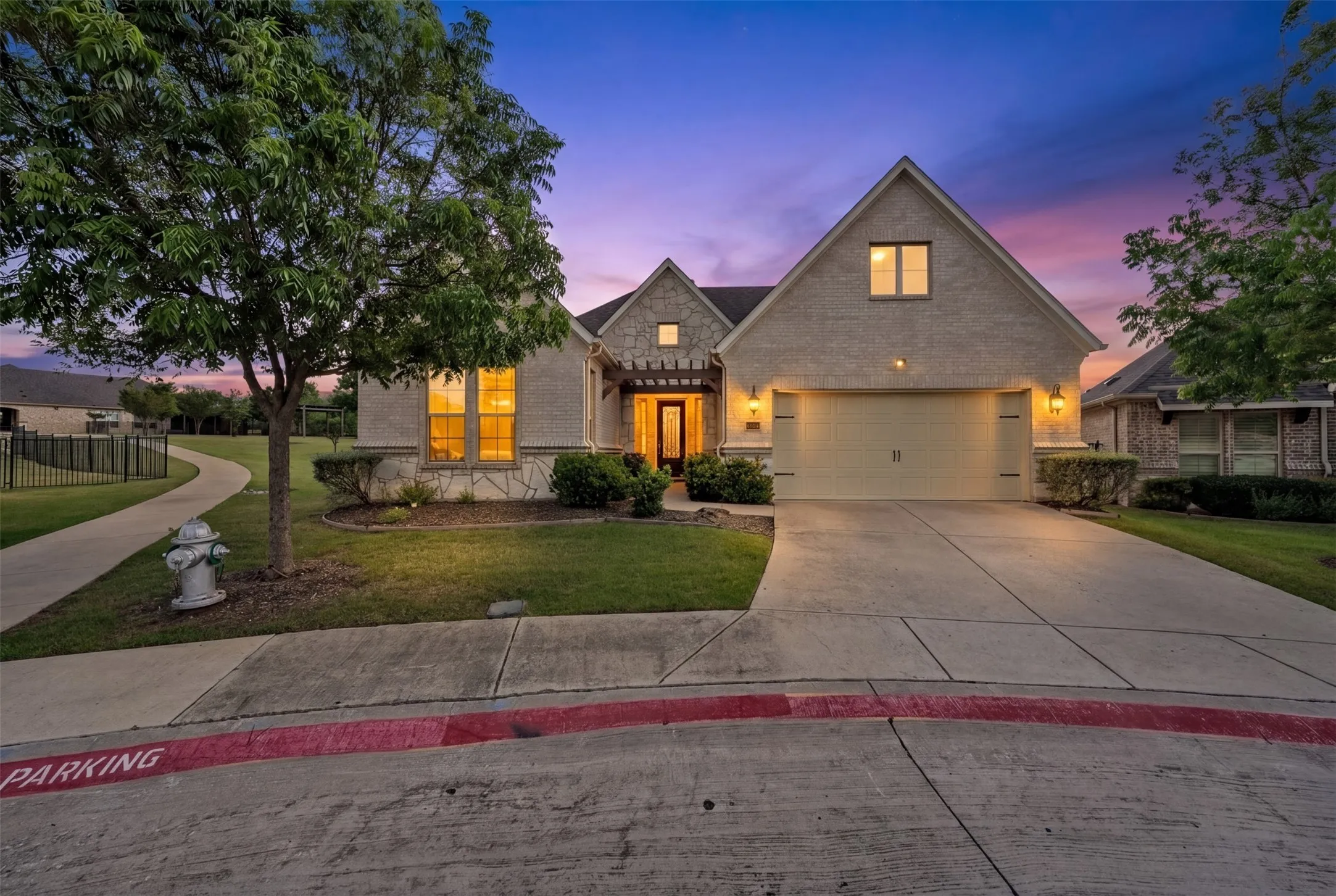 Single Family Residence For Sale in Tarrant County , 2801 Vista Azul Place 2801, Mansfield, Texas 76063, 2 Bedroom, 2 Bathroom, 2 Garage spaces, 2,614 Sqft, built in 2017, mls#21256486, Real Estate Agent in Mansfield, Homes For Sale in Tarrant county, Homes For Sale in Mansfield, Realtor in Mansfield Texas, Real Estate Brokerage Independent Realty Texas, Luminita Cordes Realtor