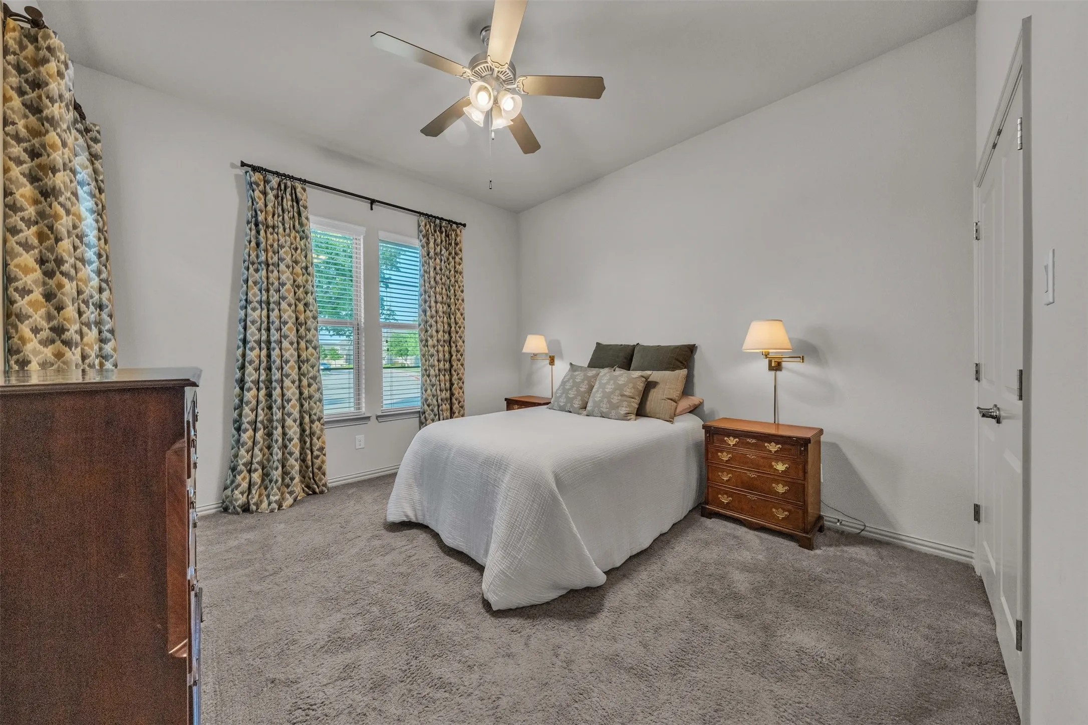 Single Family Residence For Sale in Tarrant County , 2801 Vista Azul Place 2801, Mansfield, Texas 76063, 2 Bedroom, 2 Bathroom, 2 Garage spaces, 2,614 Sqft, built in 2017, mls#21256486, Real Estate Agent in Mansfield, Homes For Sale in Tarrant county, Homes For Sale in Mansfield, Realtor in Mansfield Texas, Real Estate Brokerage Independent Realty Texas, Luminita Cordes Realtor