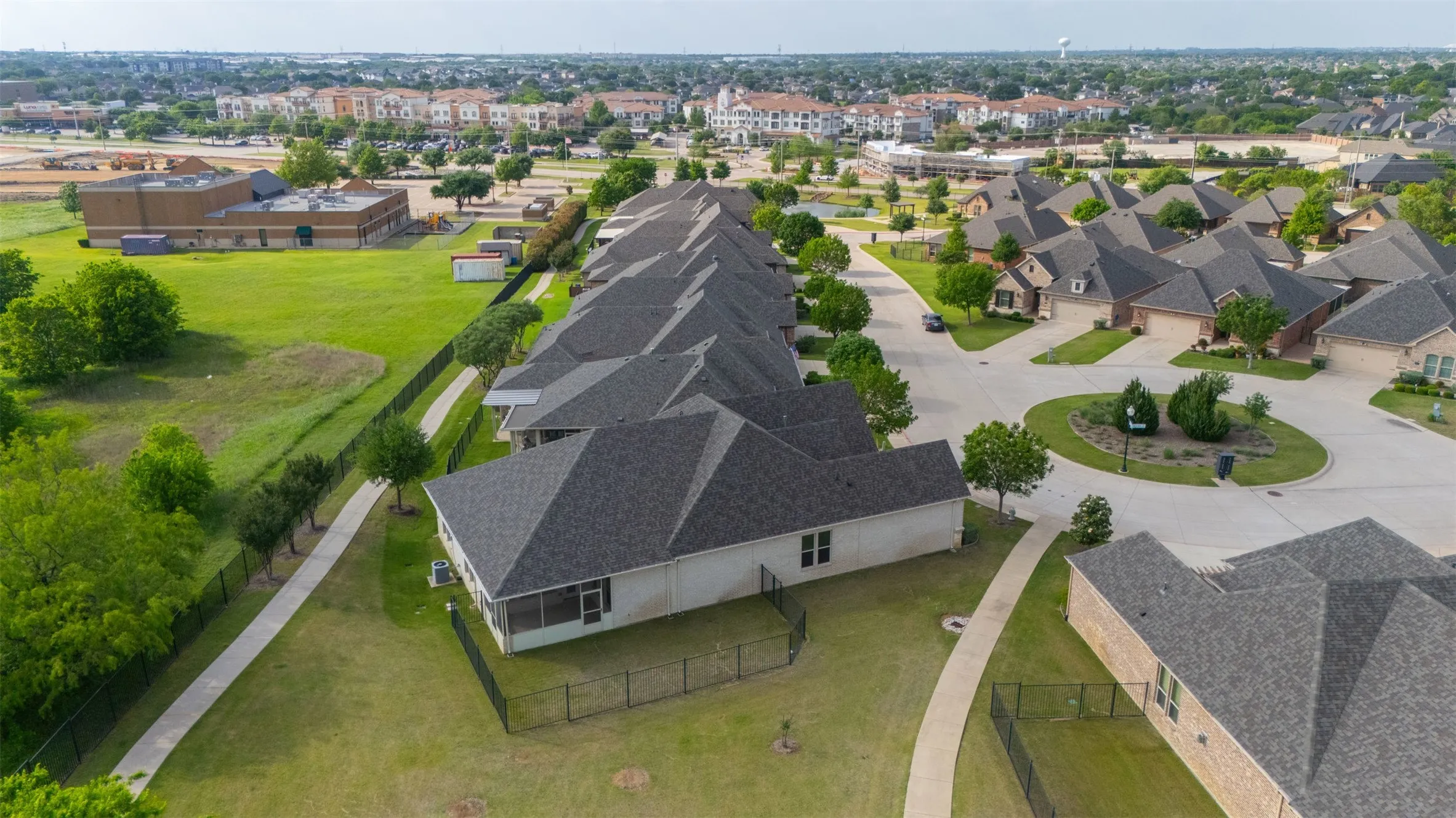 Single Family Residence For Sale in Tarrant County , 2801 Vista Azul Place 2801, Mansfield, Texas 76063, 2 Bedroom, 2 Bathroom, 2 Garage spaces, 2,614 Sqft, built in 2017, mls#21256486, Real Estate Agent in Mansfield, Homes For Sale in Tarrant county, Homes For Sale in Mansfield, Realtor in Mansfield Texas, Real Estate Brokerage Independent Realty Texas, Luminita Cordes Realtor