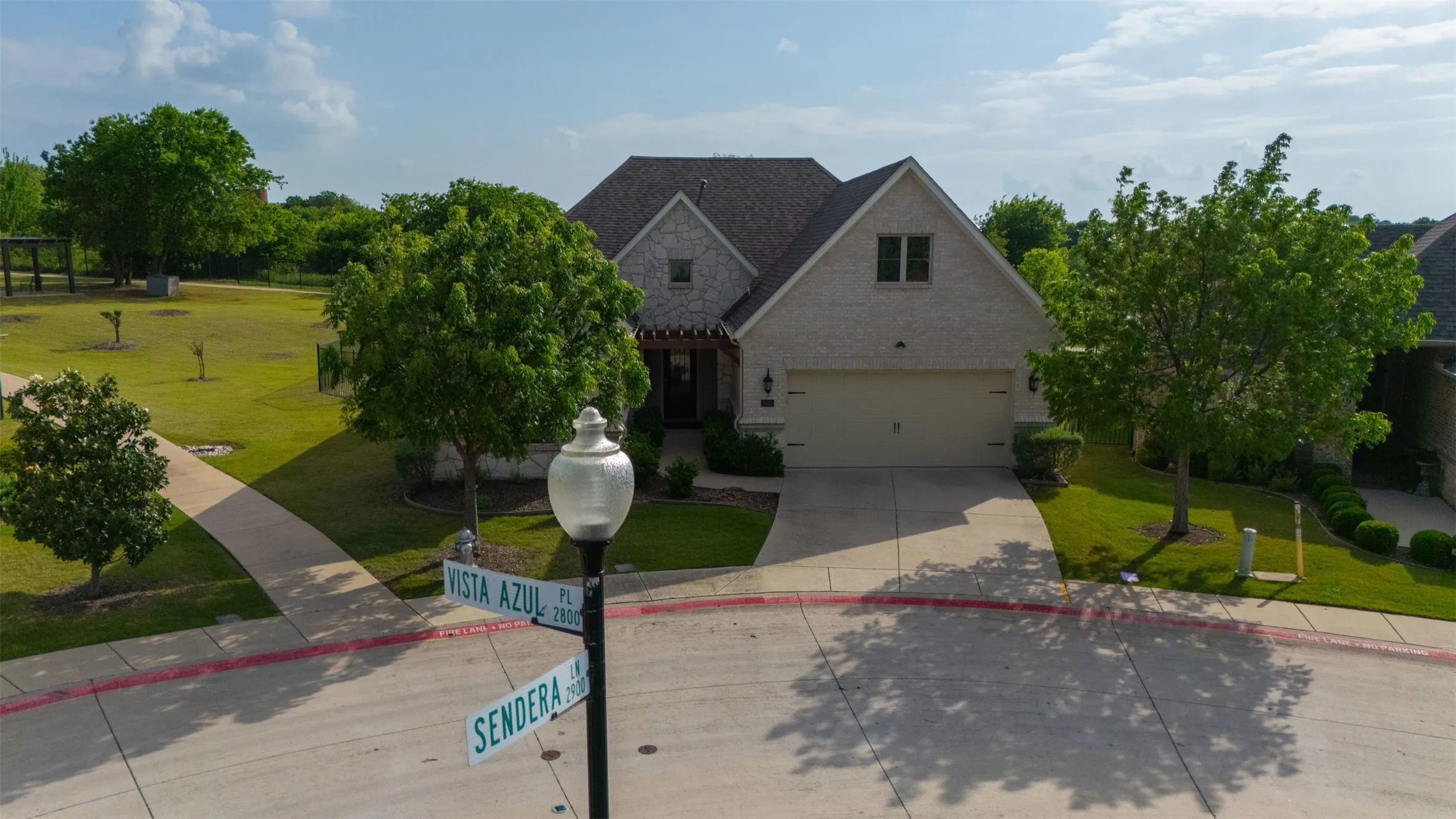 Single Family Residence For Sale in Tarrant County , 2801 Vista Azul Place 2801, Mansfield, Texas 76063, 2 Bedroom, 2 Bathroom, 2 Garage spaces, 2,614 Sqft, built in 2017, mls#21256486, Real Estate Agent in Mansfield, Homes For Sale in Tarrant county, Homes For Sale in Mansfield, Realtor in Mansfield Texas, Real Estate Brokerage Independent Realty Texas, Luminita Cordes Realtor
